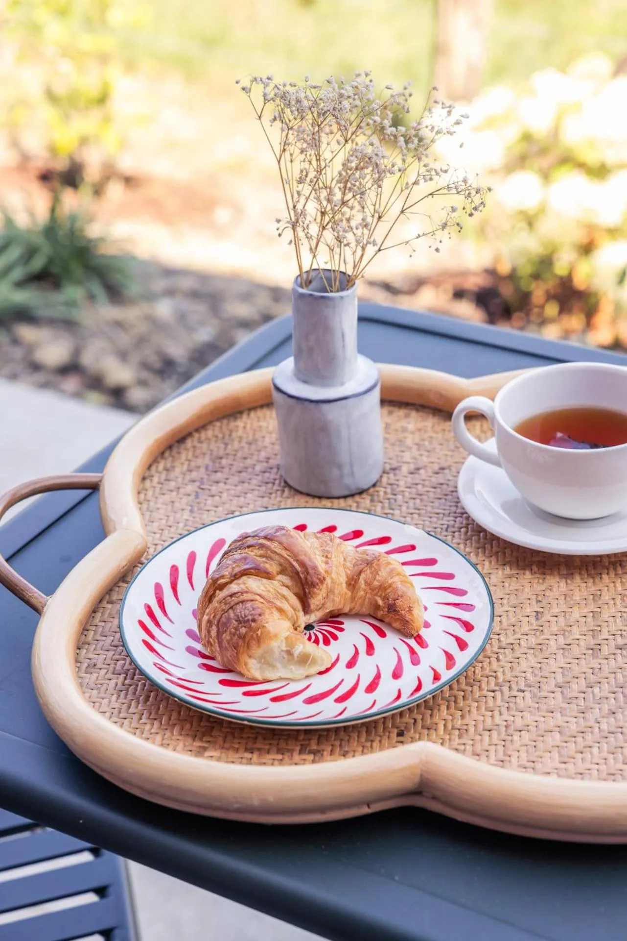 Coffee/tea facilities in Hôtel INDARRA & SPA - Piscine