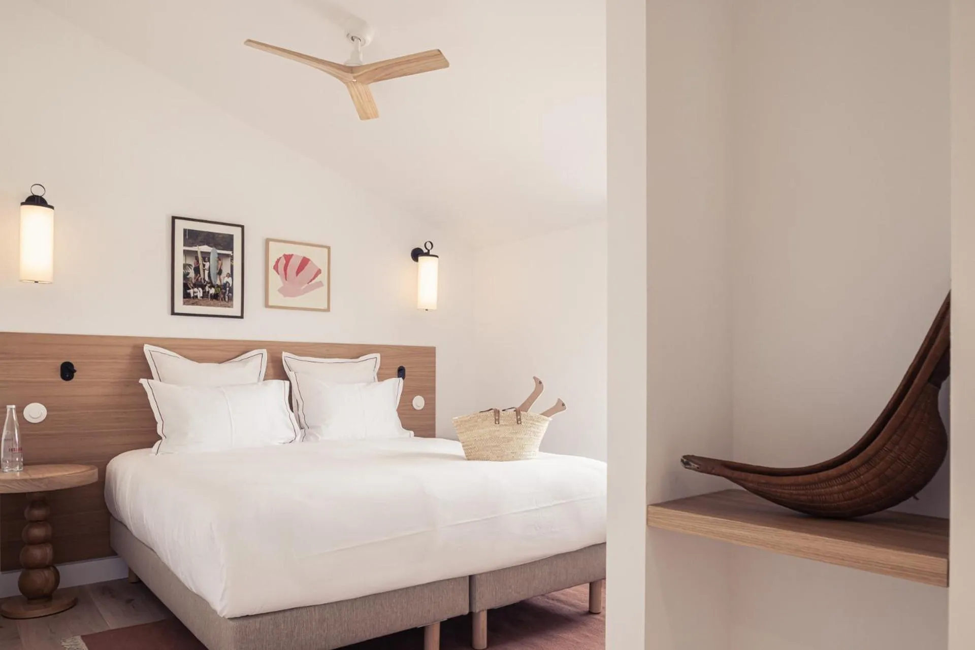 Decorative detail, Bed in Hôtel INDARRA & SPA - Piscine