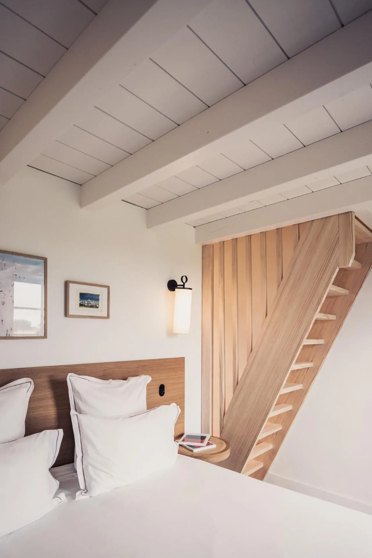 Bed in Hôtel INDARRA & SPA - Piscine