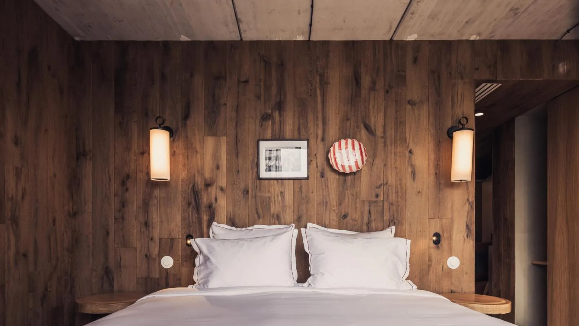 Bed in Hôtel INDARRA & SPA - Piscine