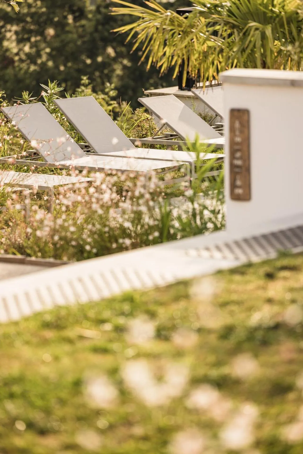 Spring in Hôtel INDARRA & SPA - Piscine