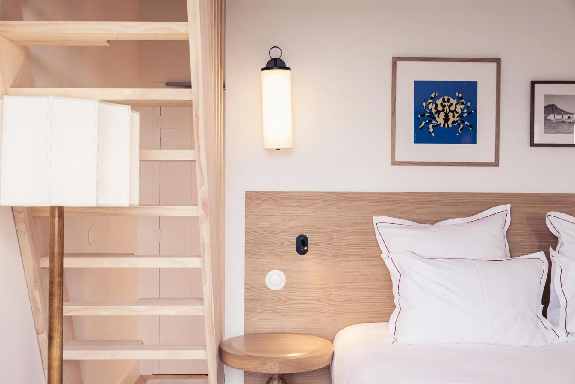 Bedroom, Bed in Hôtel INDARRA & SPA - Piscine