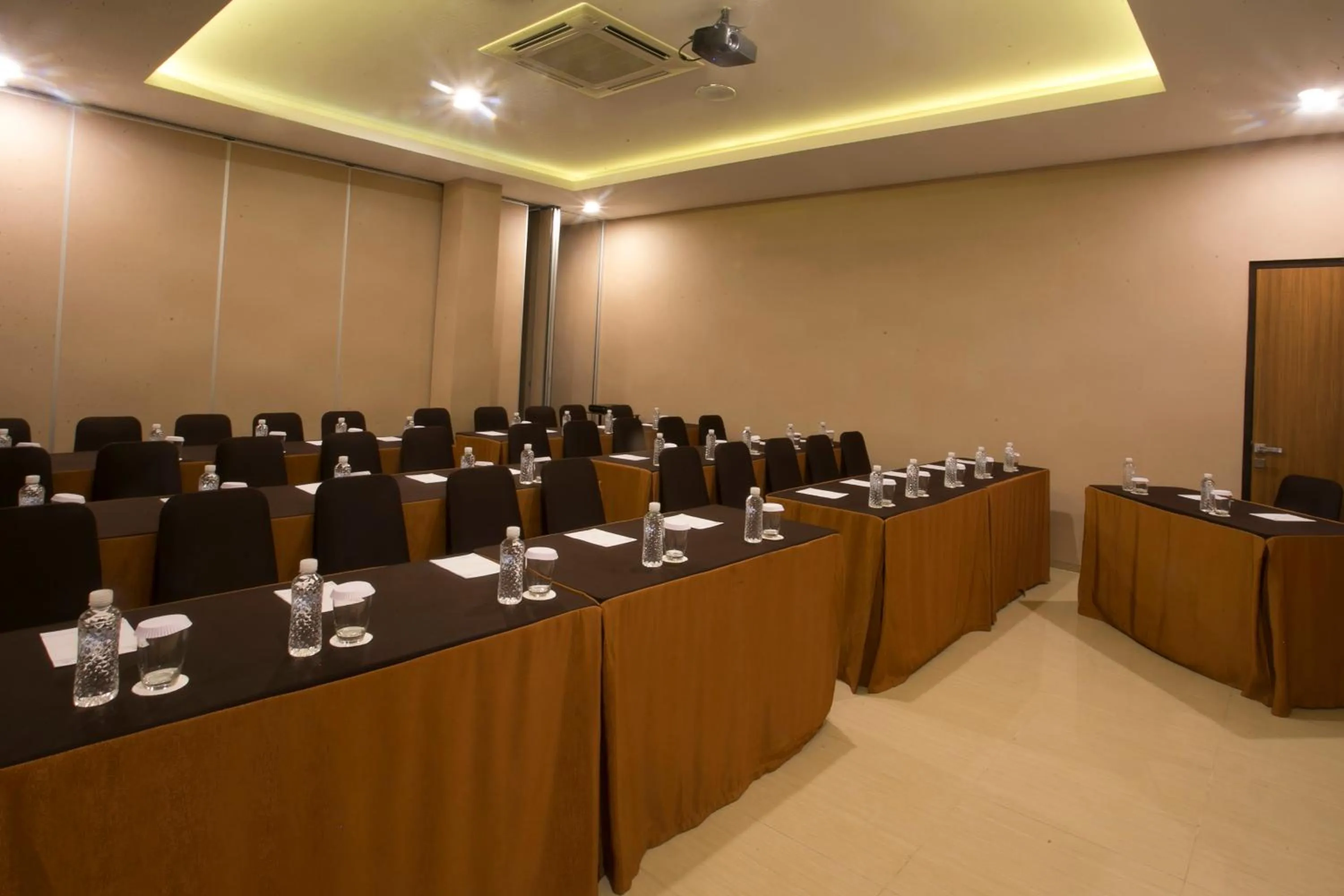 Meeting/conference room in Moscato Hotel