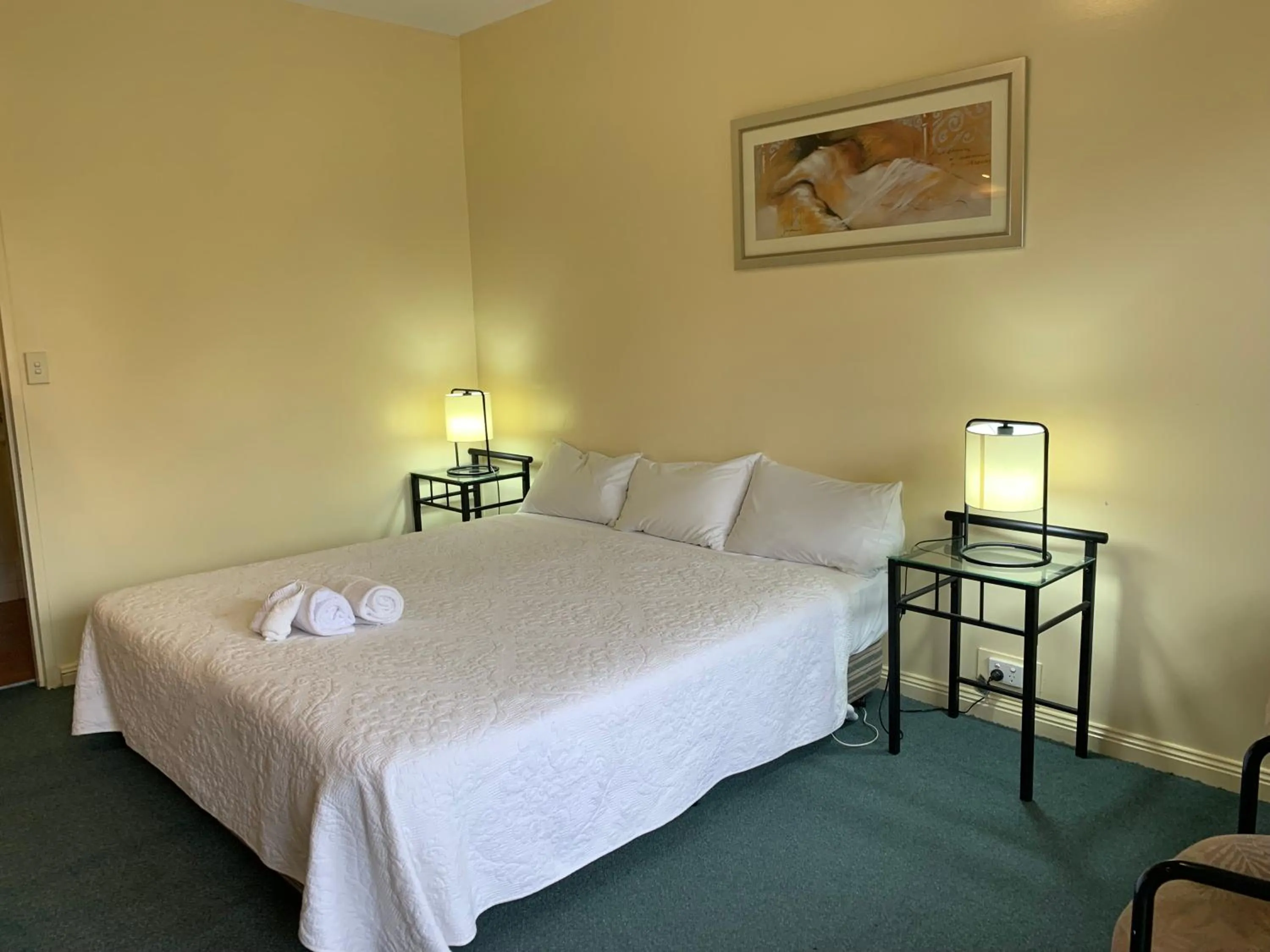 Bedroom, Bed in Temora Motel - UNDER NEW MANAGEMENT