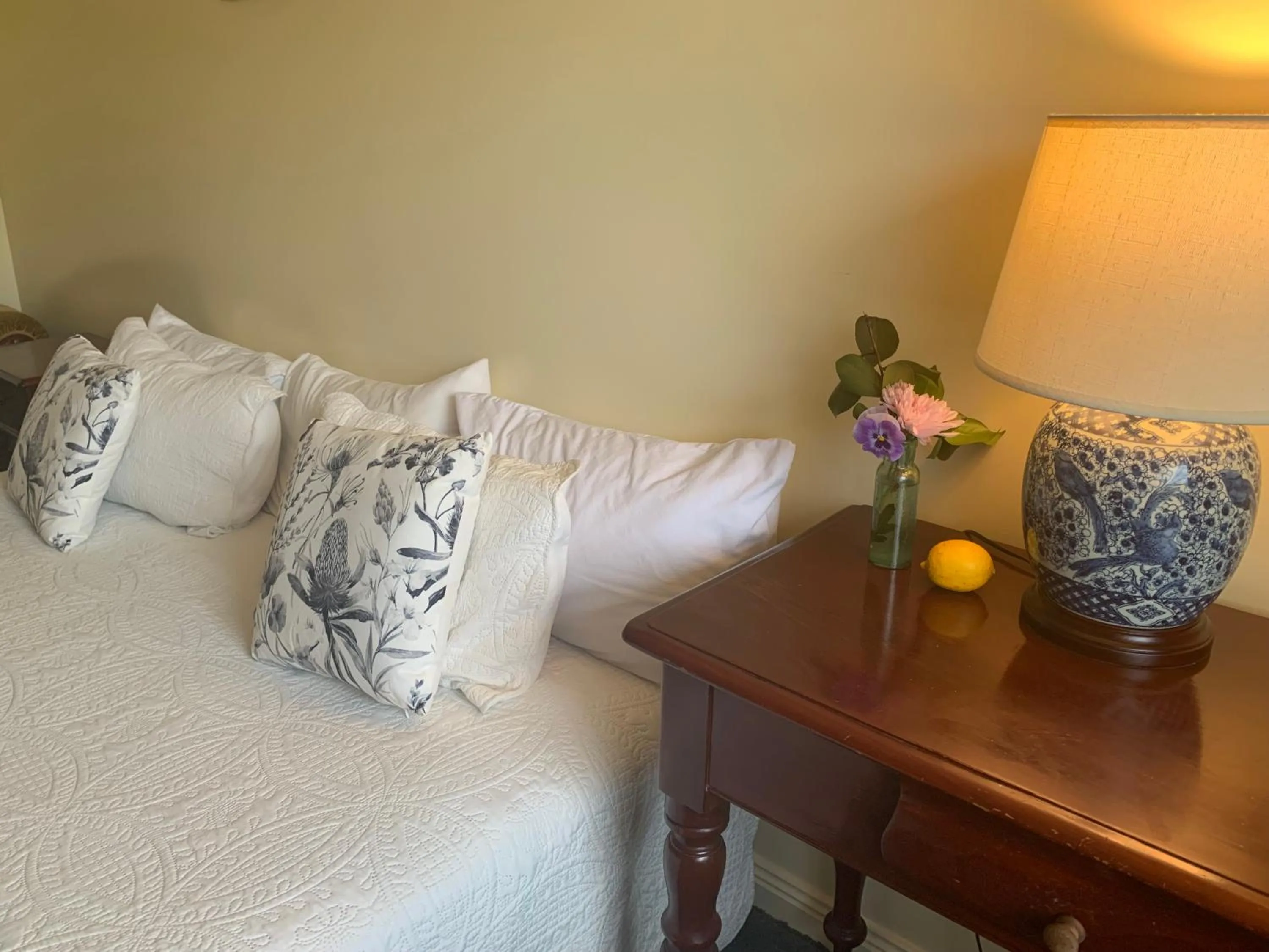 Bed in Temora Motel - UNDER NEW MANAGEMENT