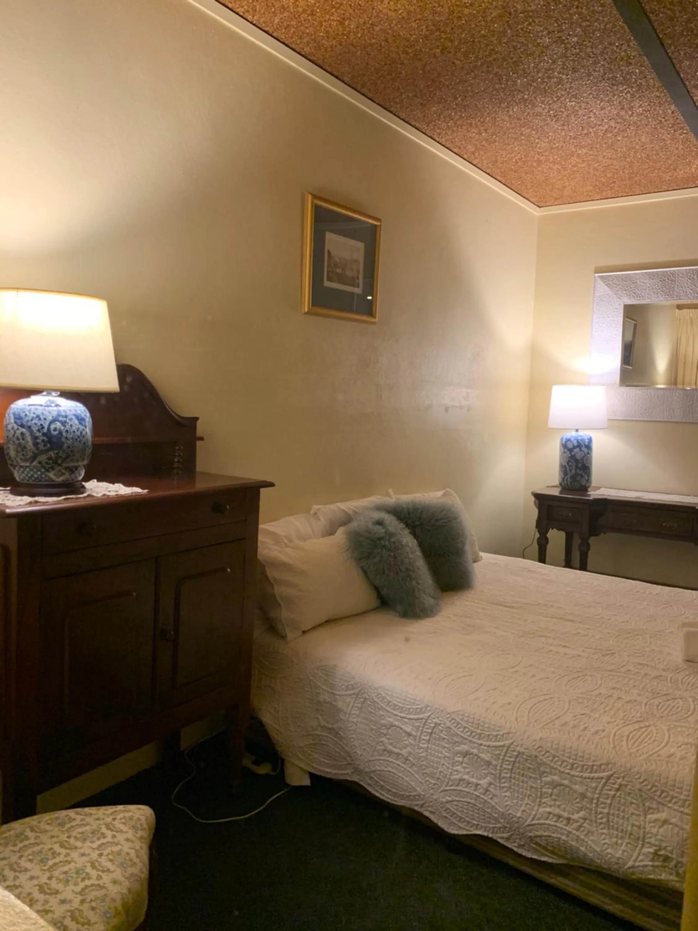 Bedroom, Bed in Temora Motel - UNDER NEW MANAGEMENT