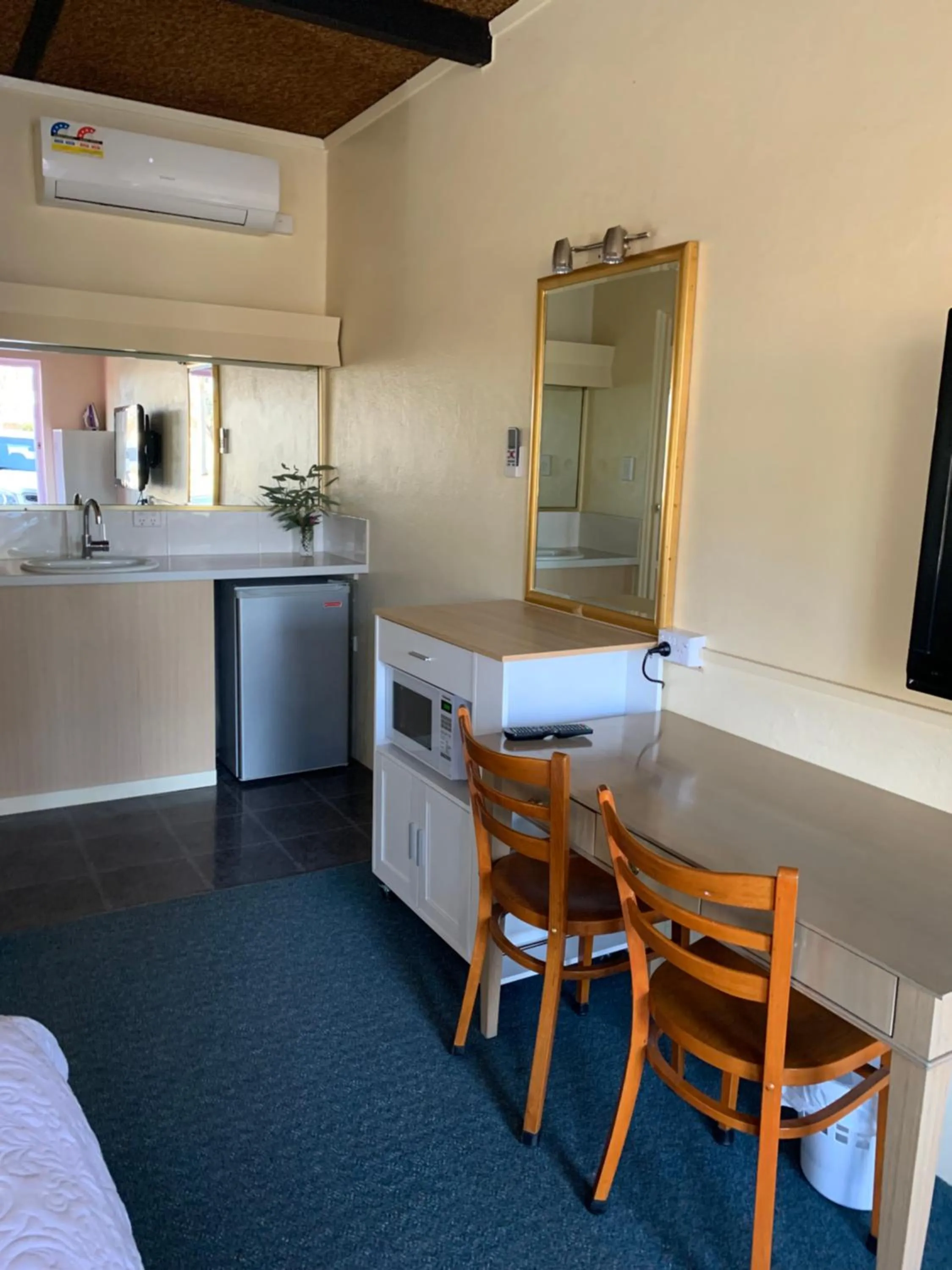 Dining area in Temora Motel - UNDER NEW MANAGEMENT