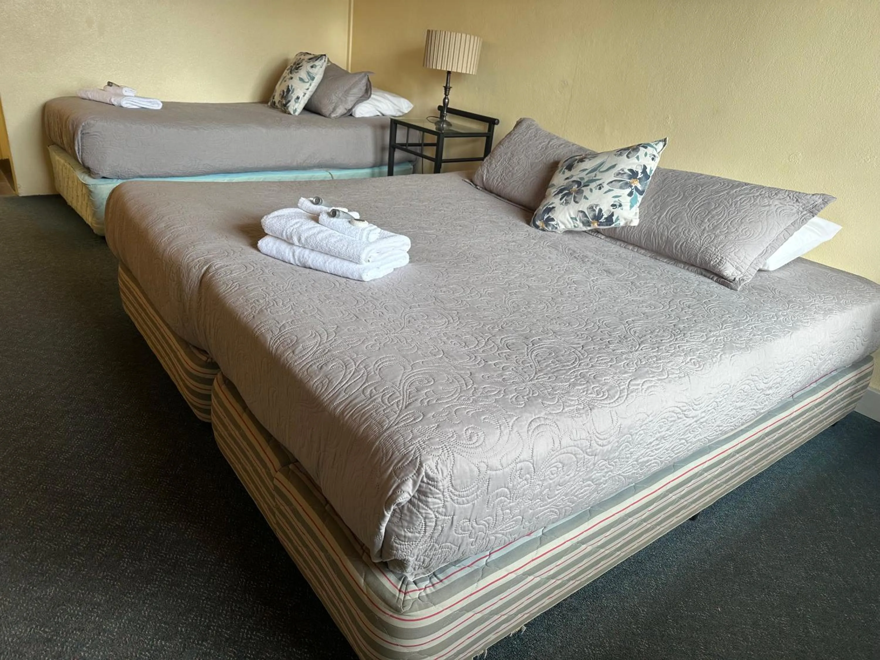 Bed in Temora Motel - UNDER NEW MANAGEMENT