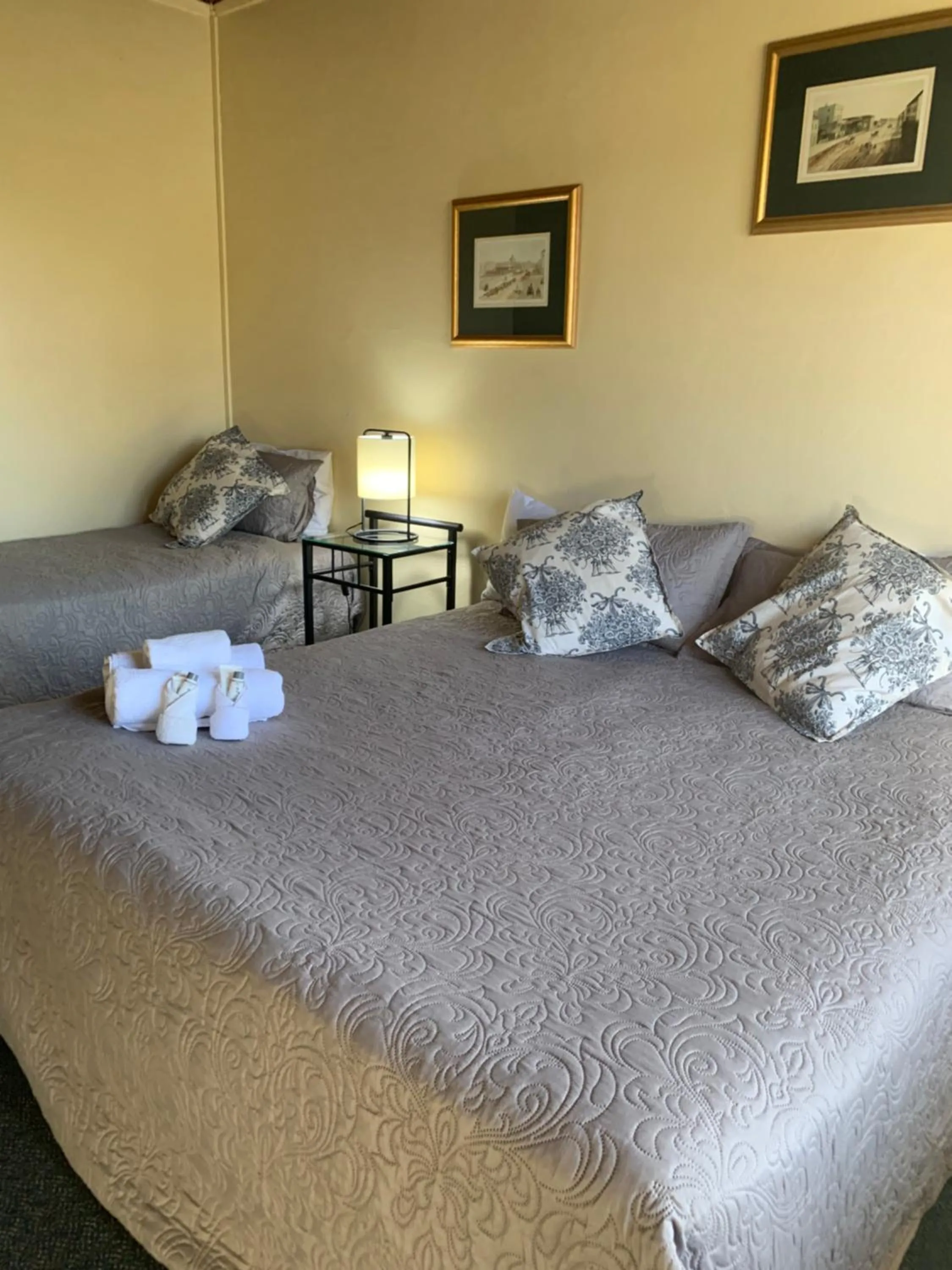 Bed in Temora Motel - UNDER NEW MANAGEMENT