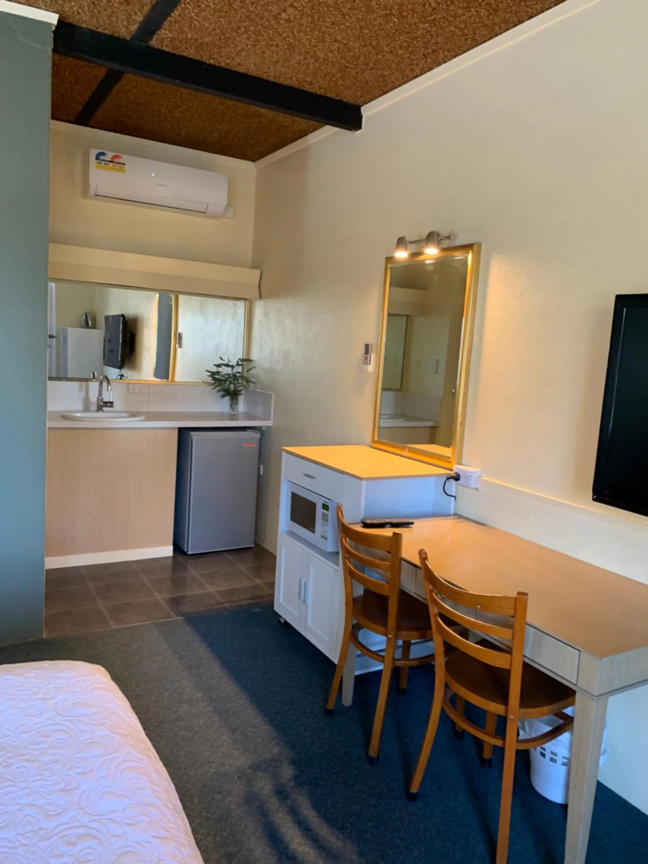 Dining area in Temora Motel - UNDER NEW MANAGEMENT