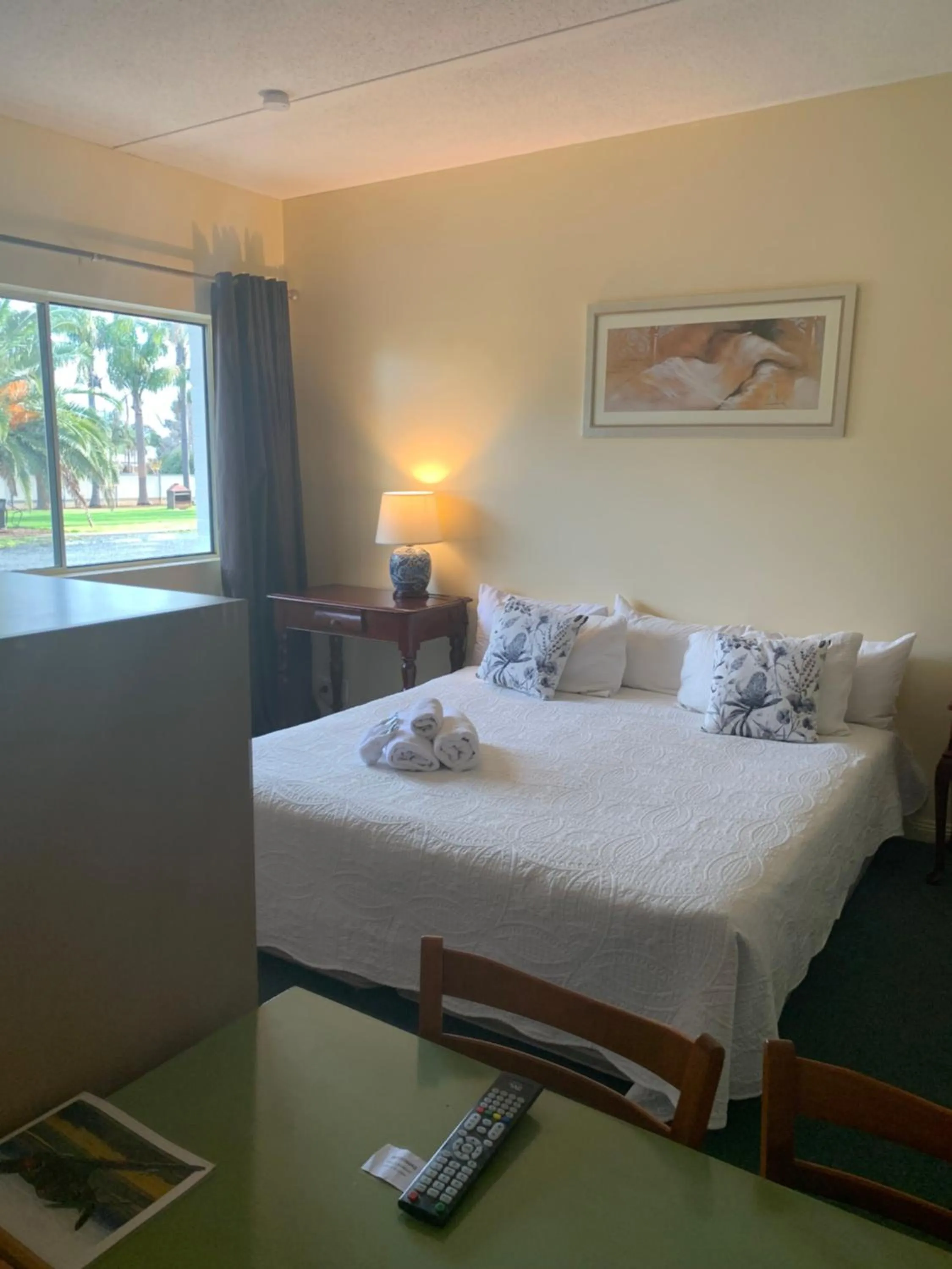 Bed in Temora Motel - UNDER NEW MANAGEMENT