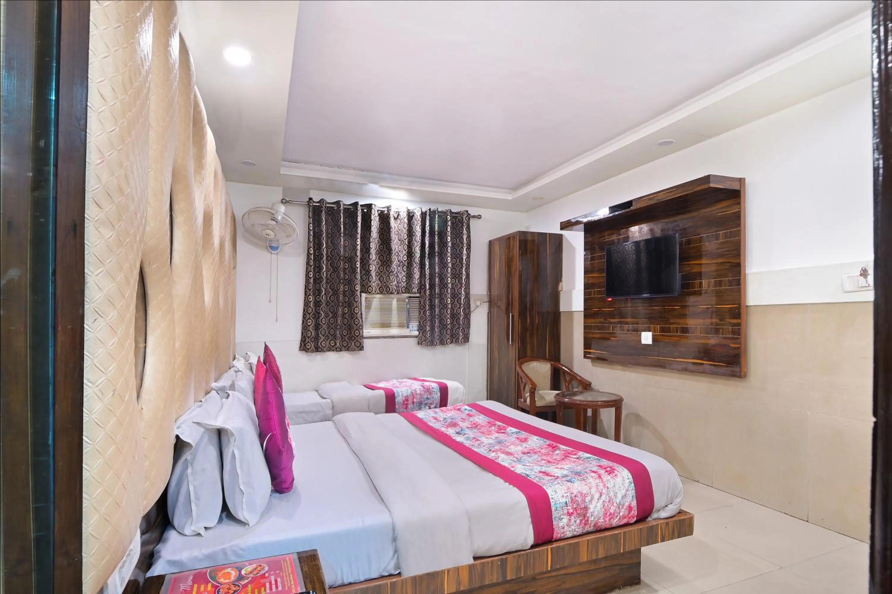 Bedroom, Bed in Hotel Glow Inn Paharganj-3 Mins Walk From New Delhi Railway Station