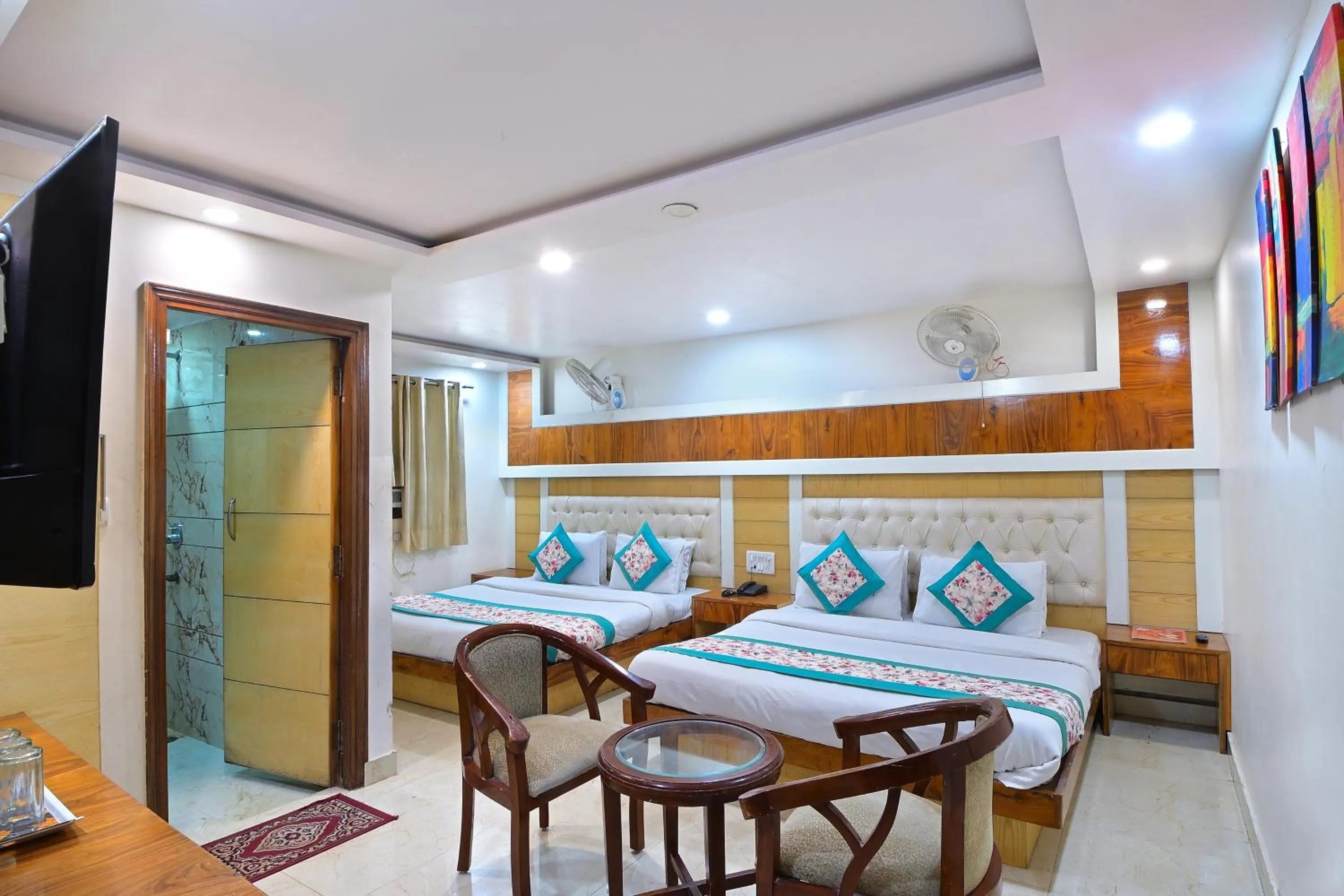Bedroom, Bed in Hotel Glow Inn Paharganj-3 Mins Walk From New Delhi Railway Station