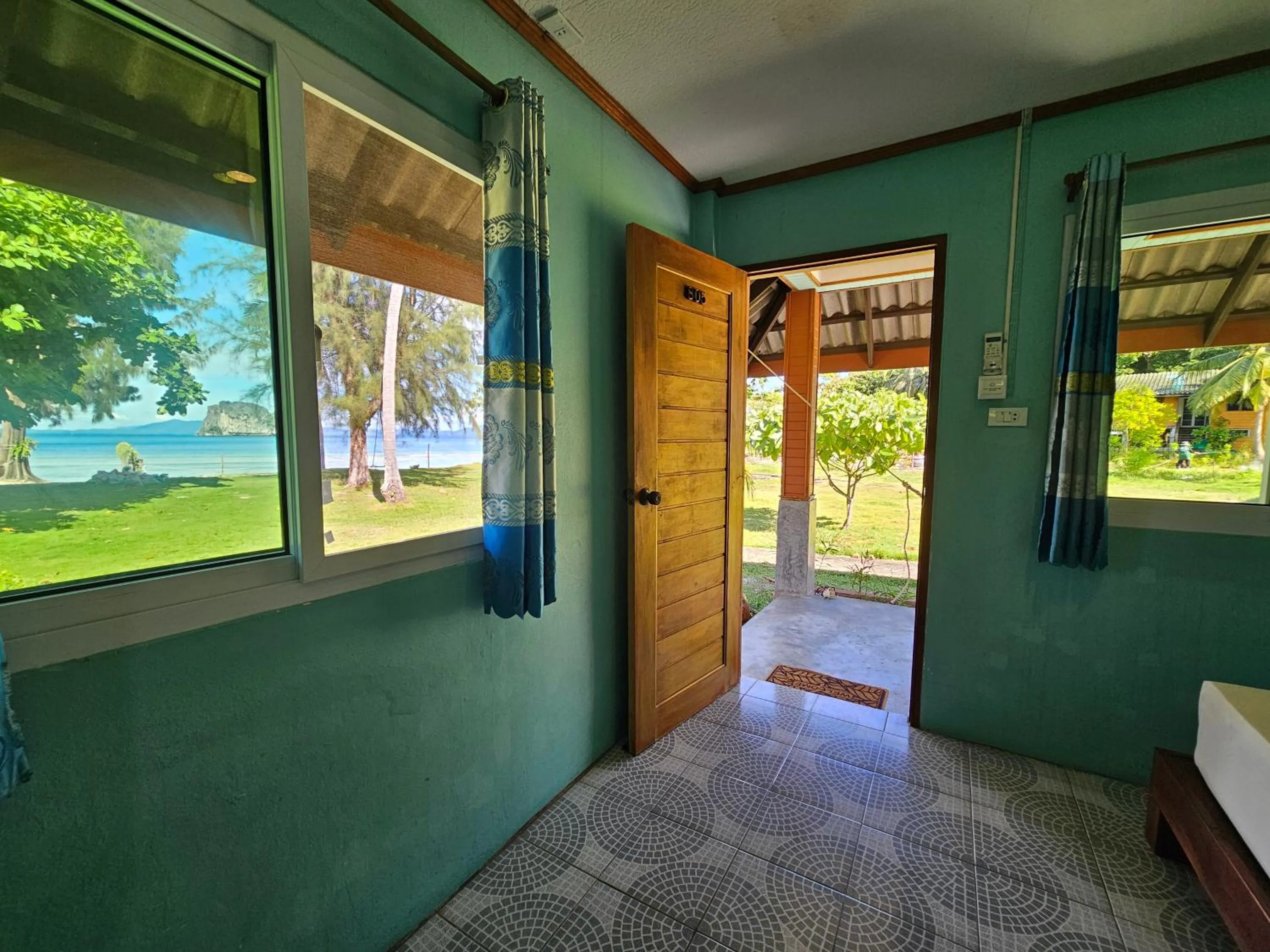 Koh Ngai Kaimuk Thong Resort