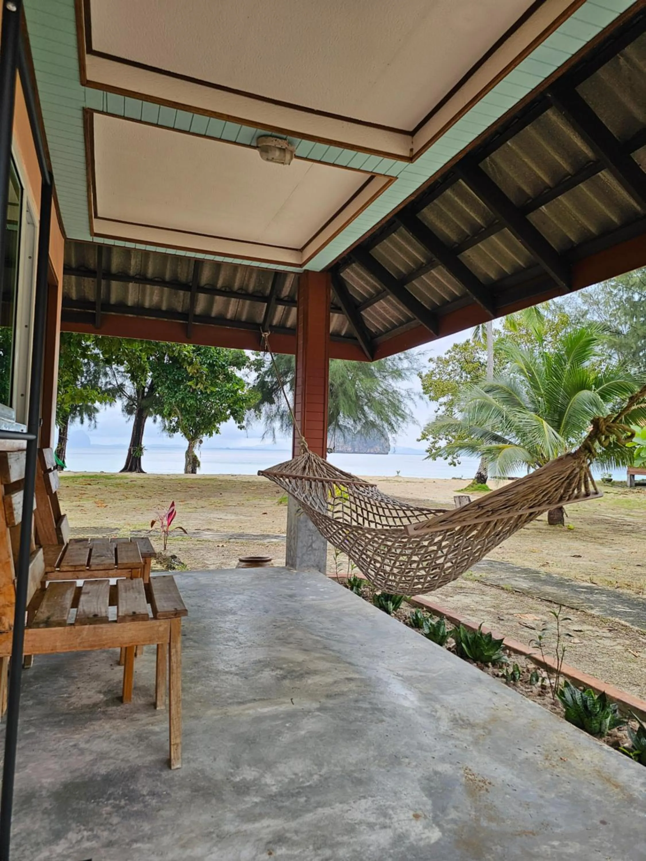 Koh Ngai Kaimuk Thong Resort