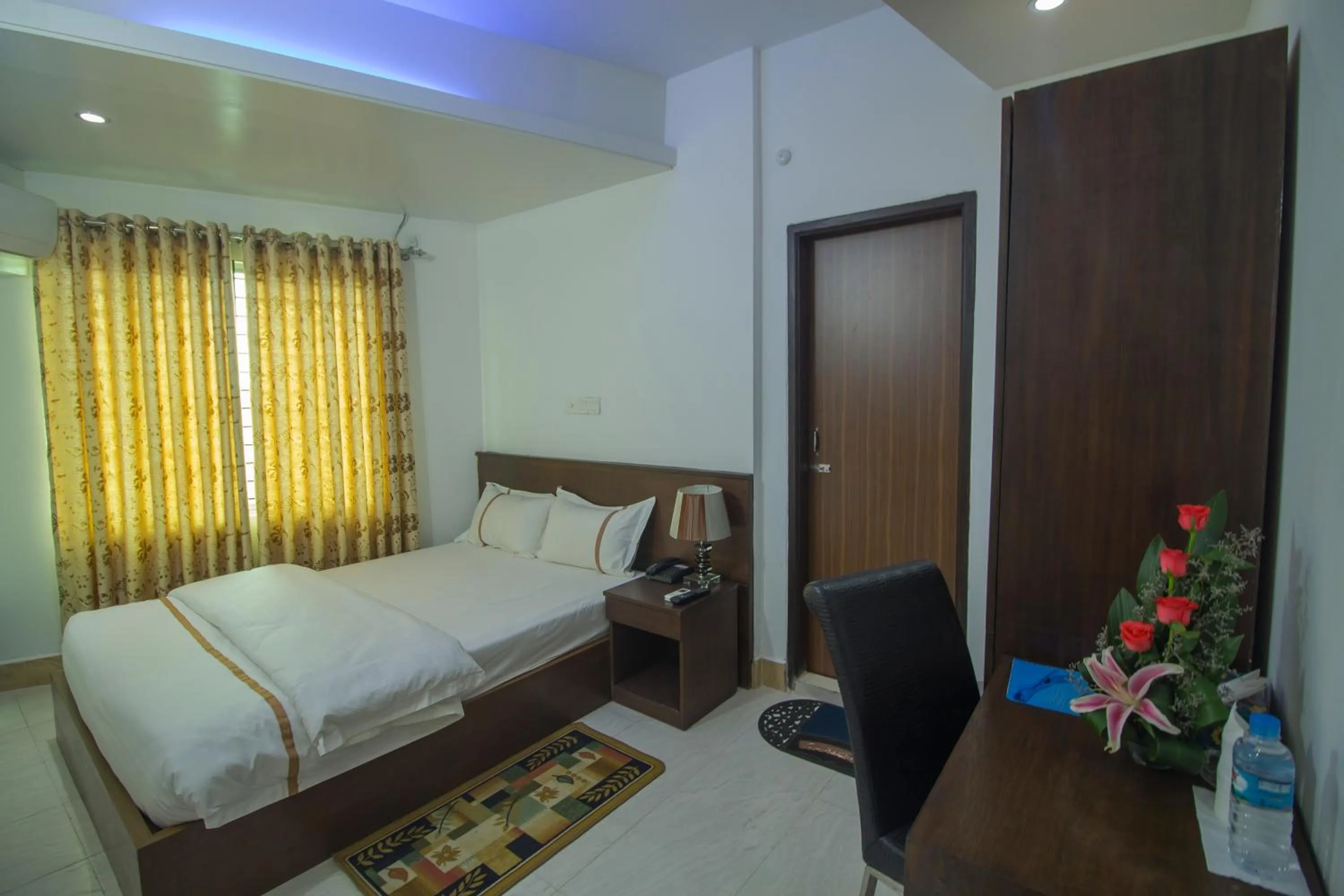 TV and multimedia, Bed in Hotel Progati Inn Ltd.