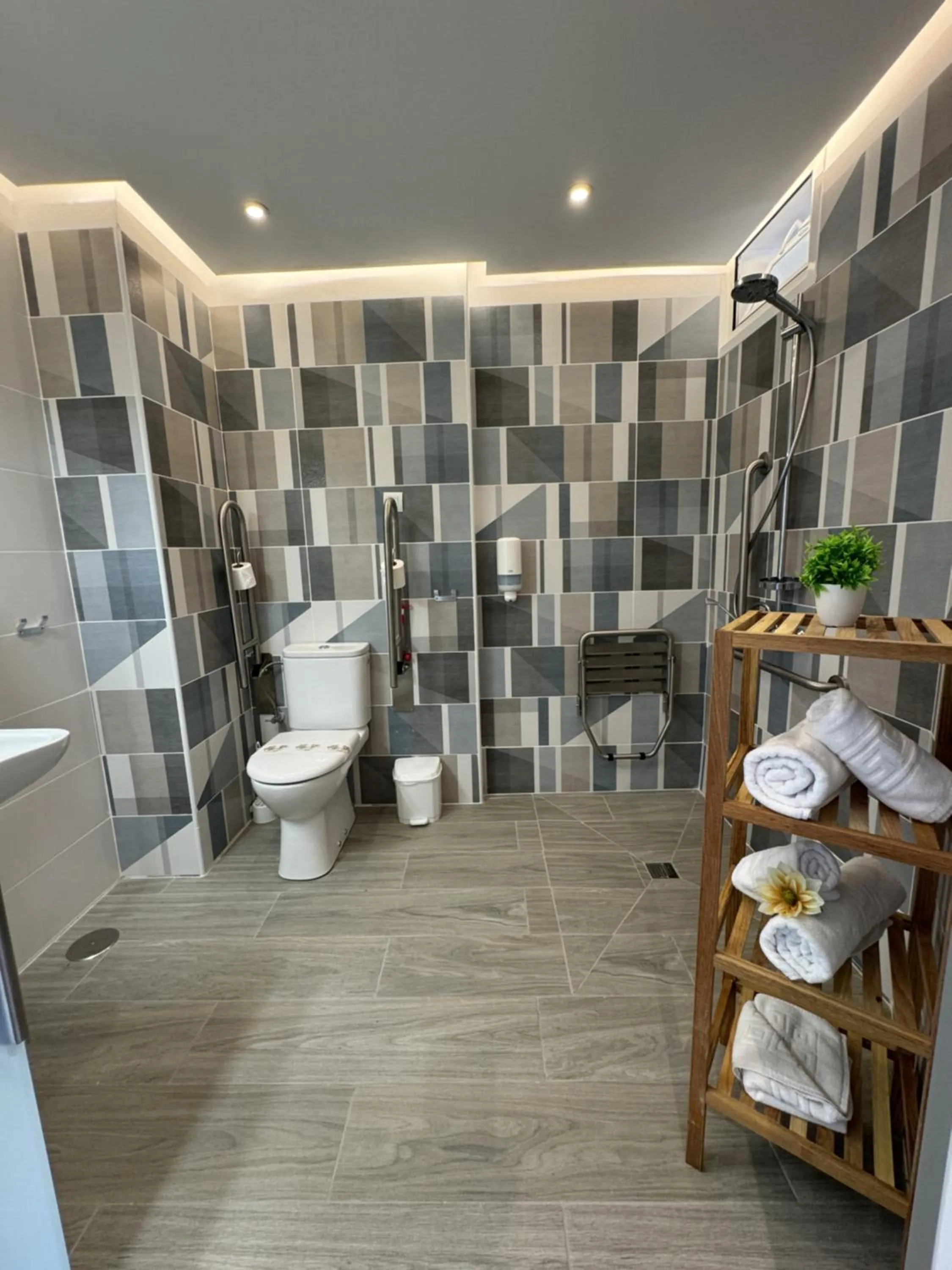 Bathroom in Skyview Hotel Tenerife