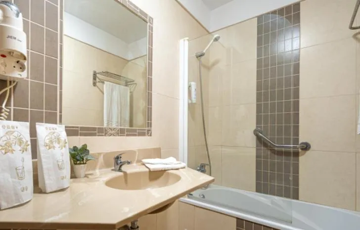 Bathroom in Skyview Hotel Tenerife