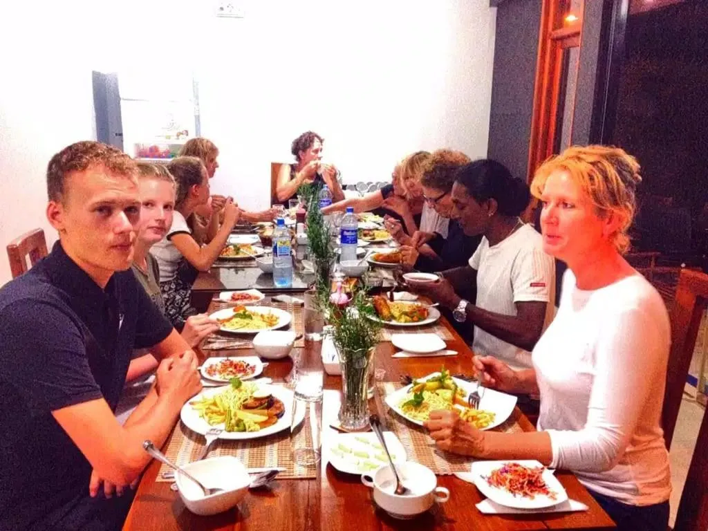 Restaurant/places to eat in Grace Holiday Bungalow
