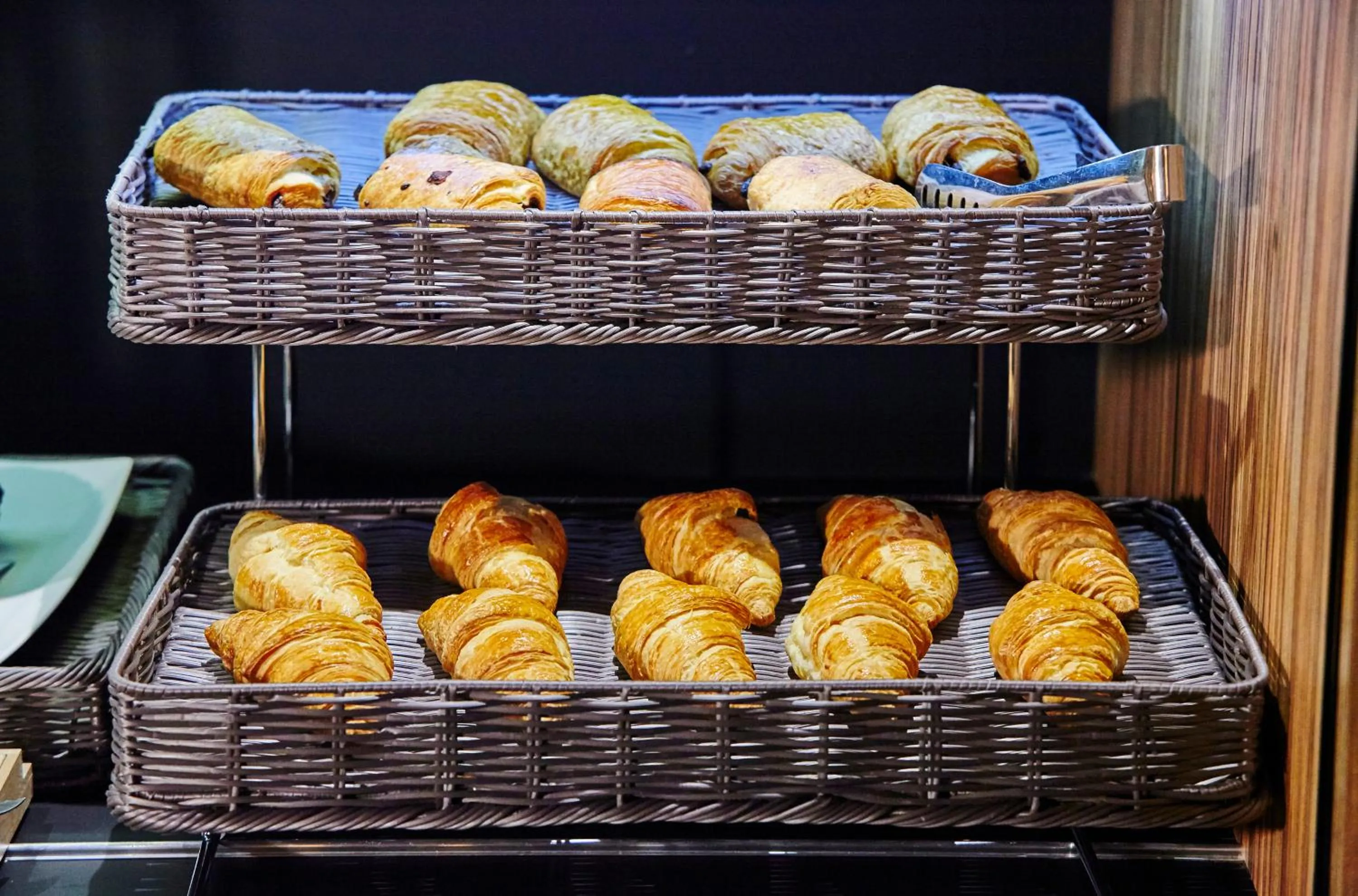 Restaurant/places to eat in Kyriad Clermont Ferrand Nord - Riom