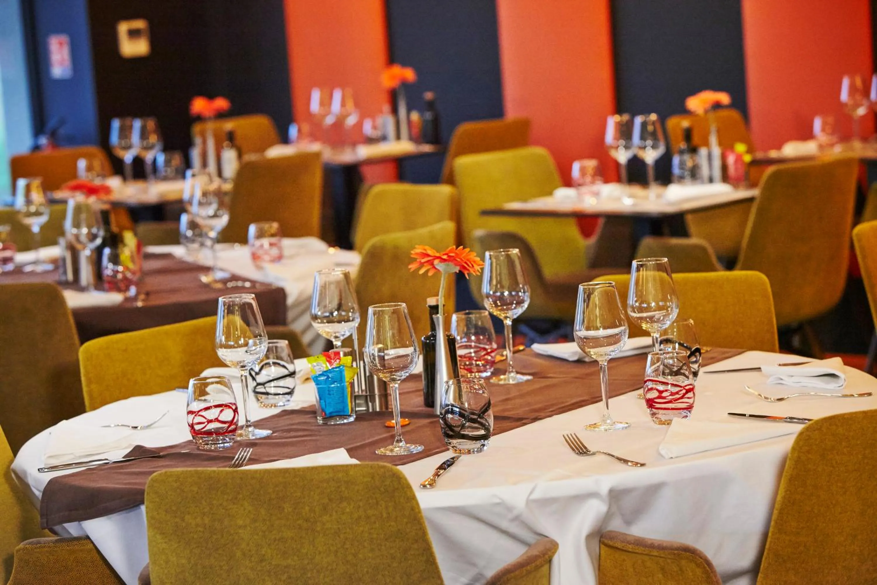 Restaurant/places to eat in Kyriad Clermont Ferrand Nord - Riom