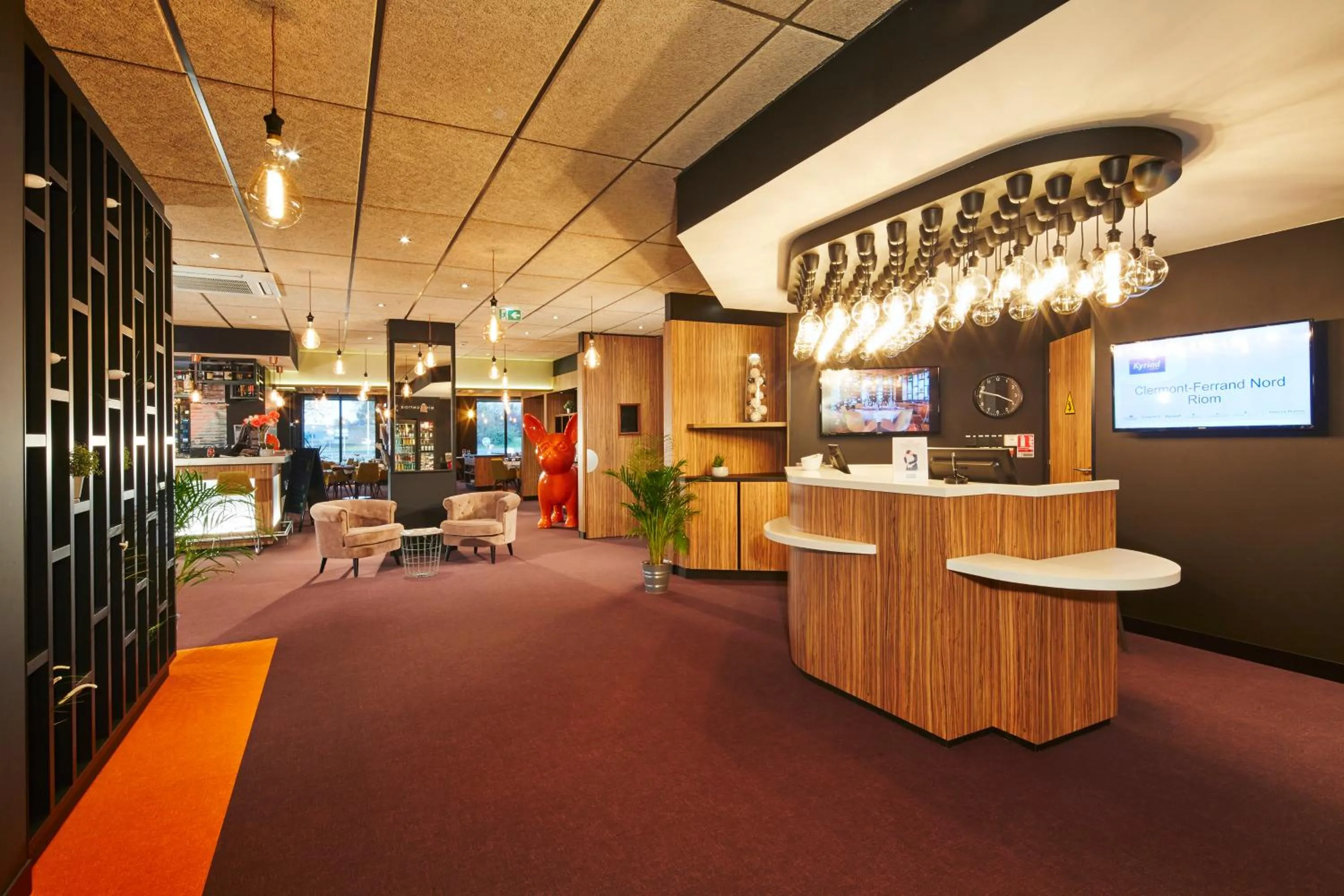 Lobby or reception in Kyriad Clermont Ferrand Nord - Riom