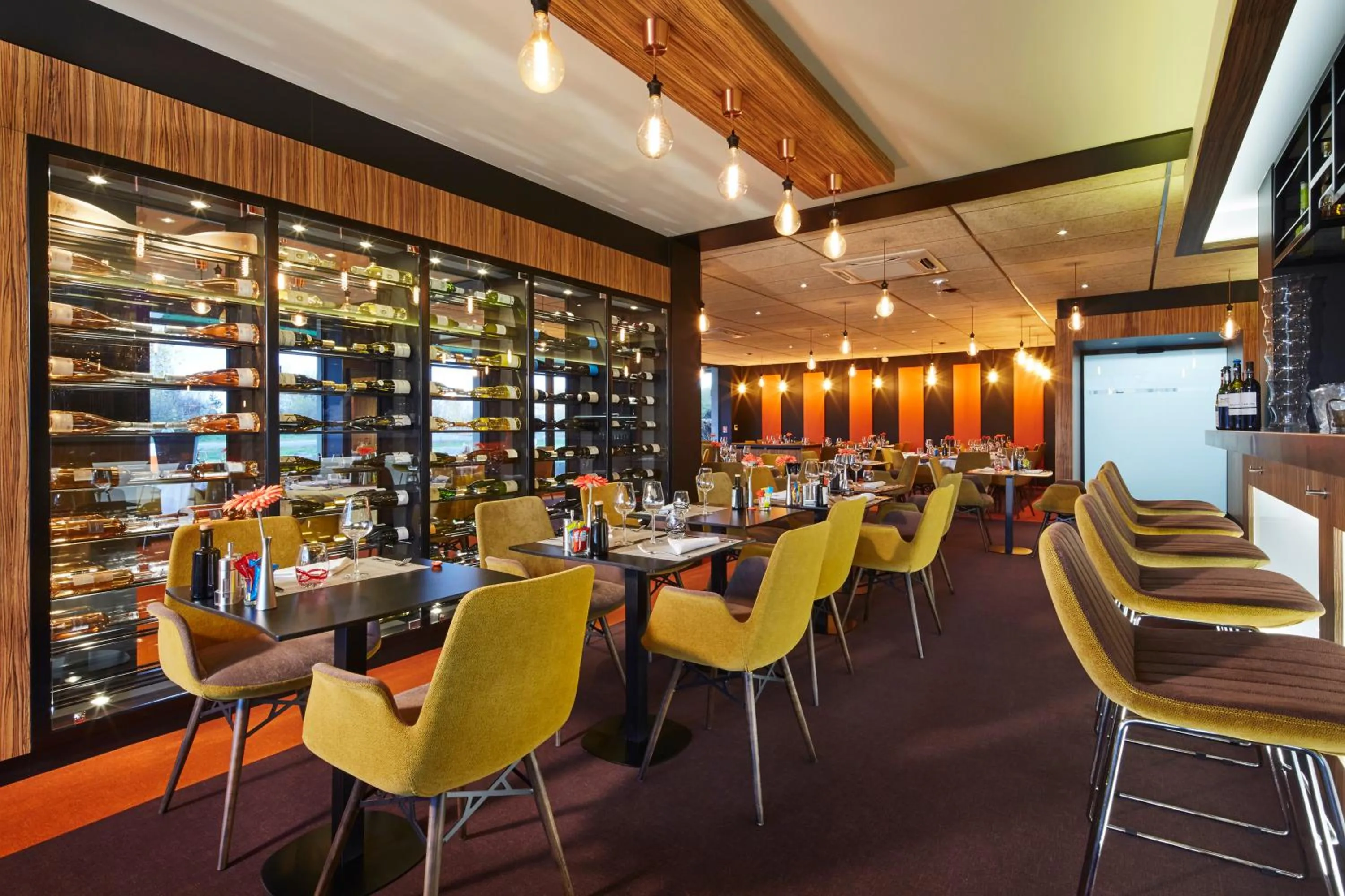 Restaurant/places to eat in Kyriad Clermont Ferrand Nord - Riom