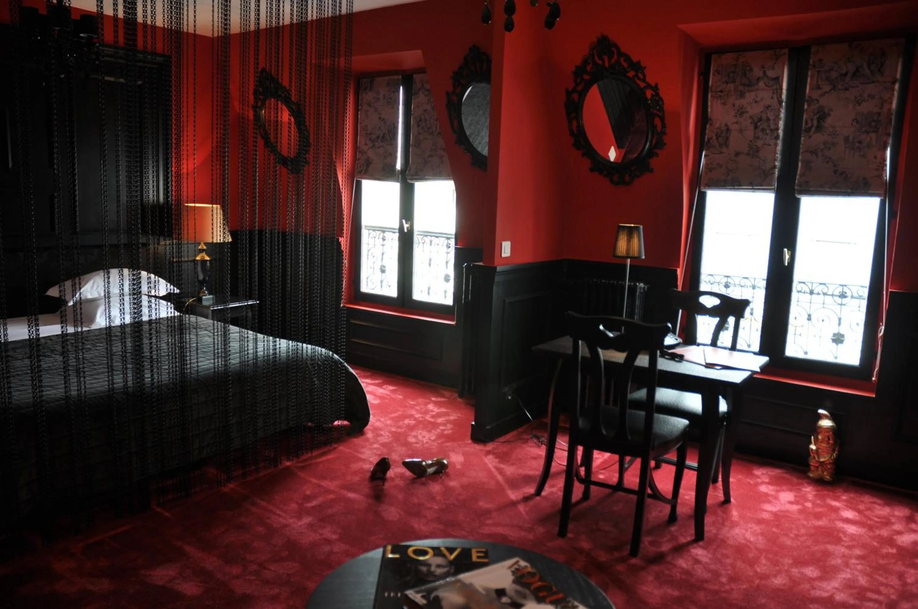 Seating area, Bed in Alba Opéra Hôtel