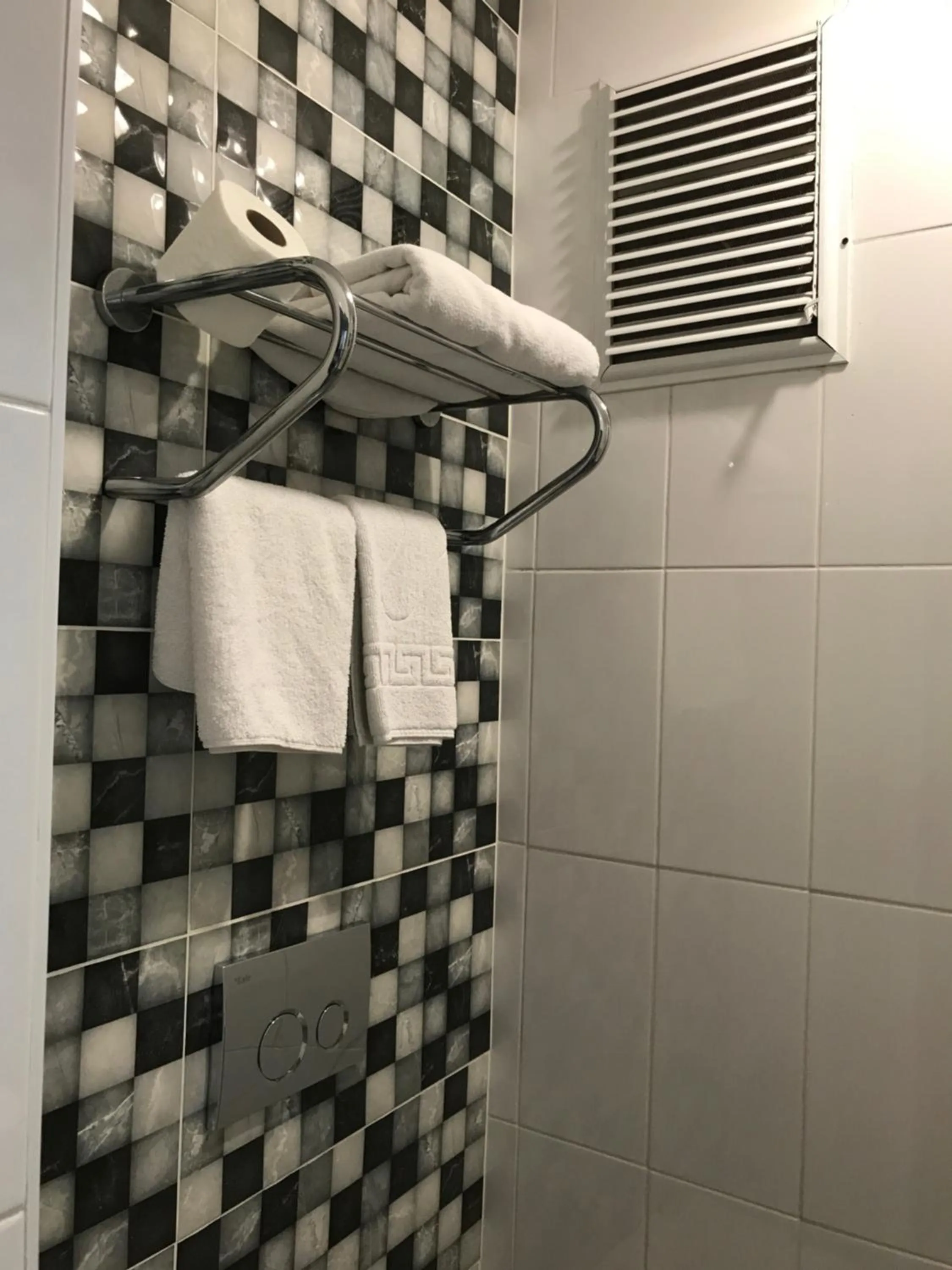 Bathroom in Hande Hotel