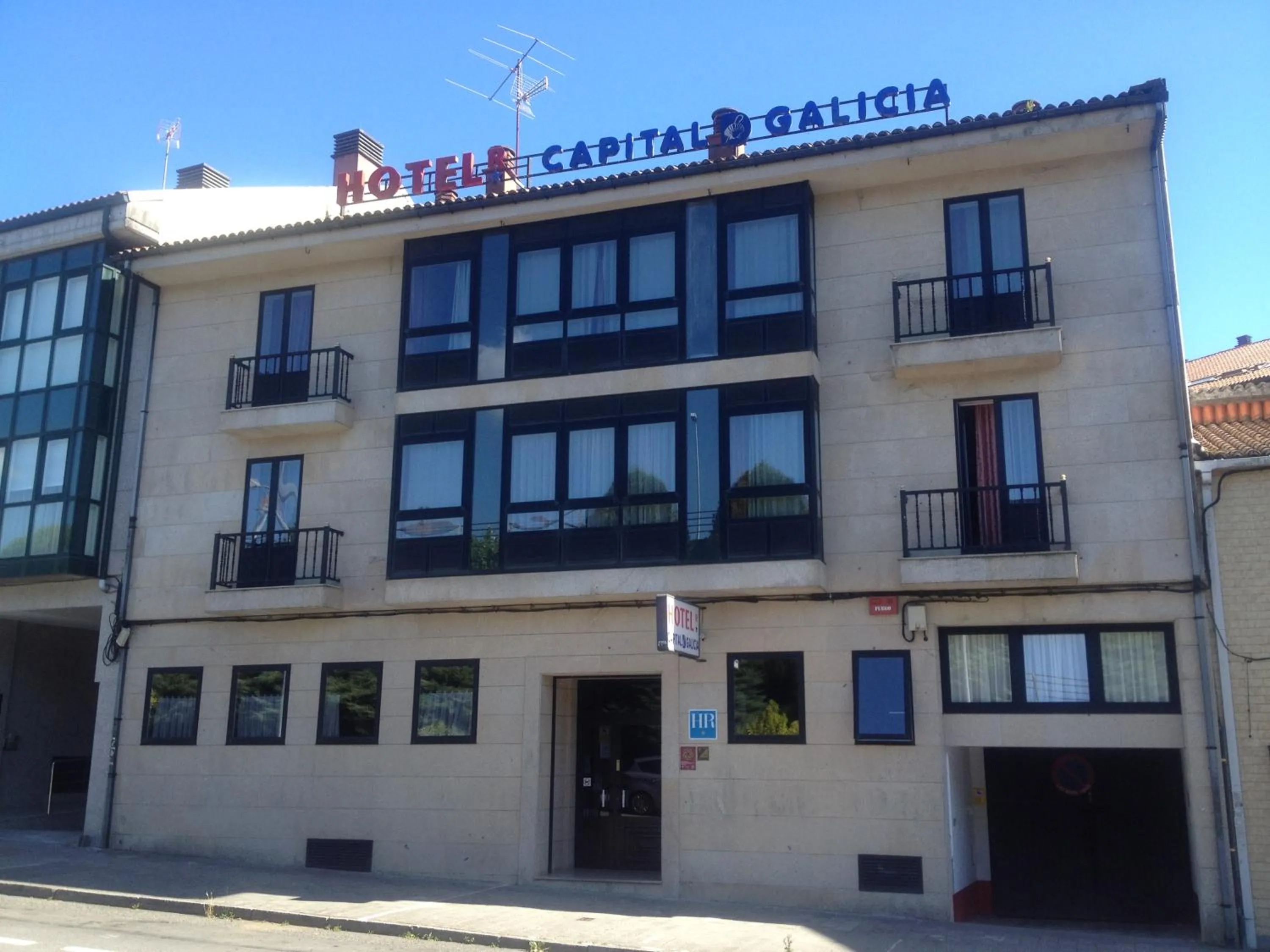 Property building in Pensión Capital de Galicia