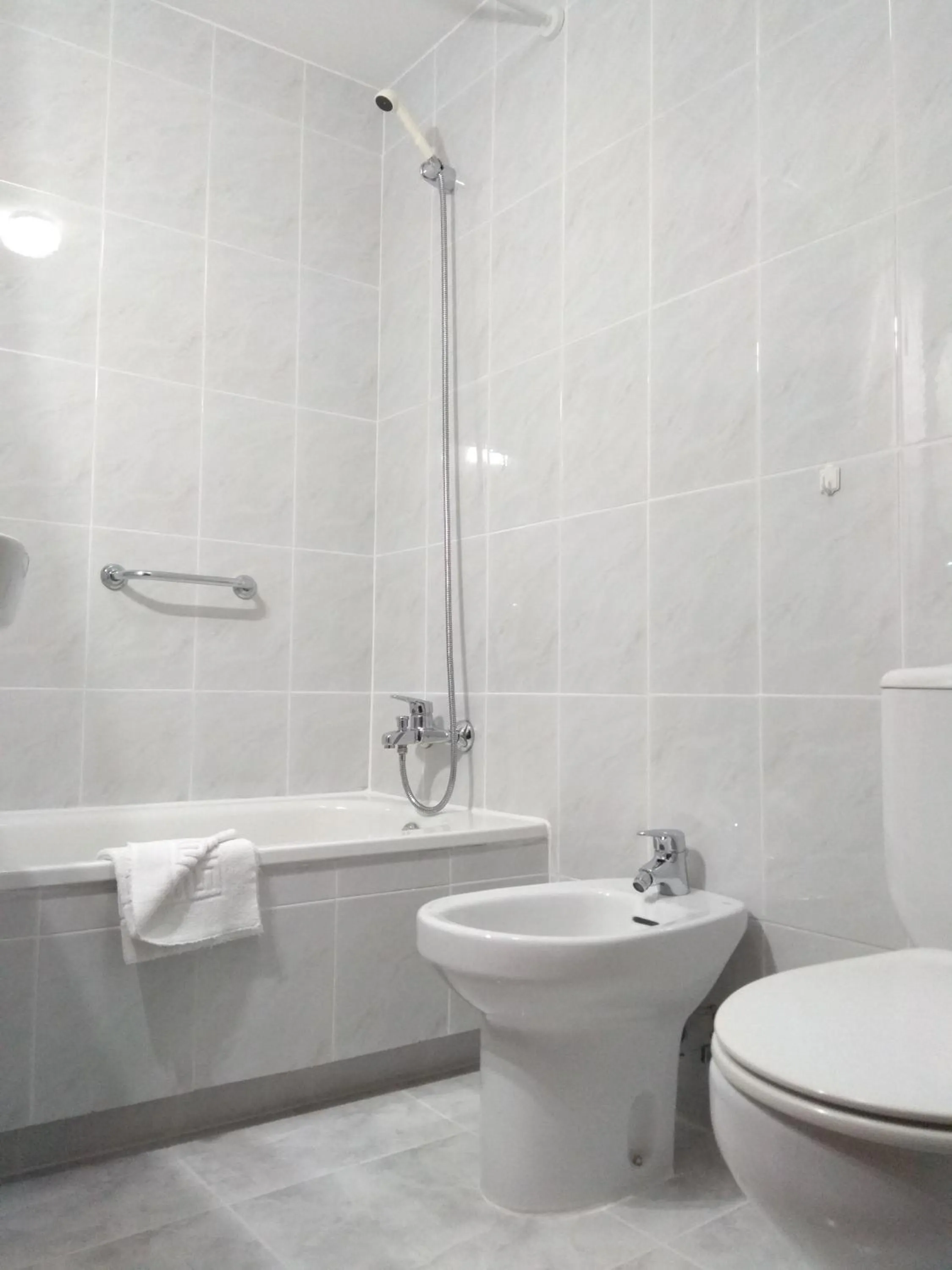 Bathroom in Pensión Capital de Galicia