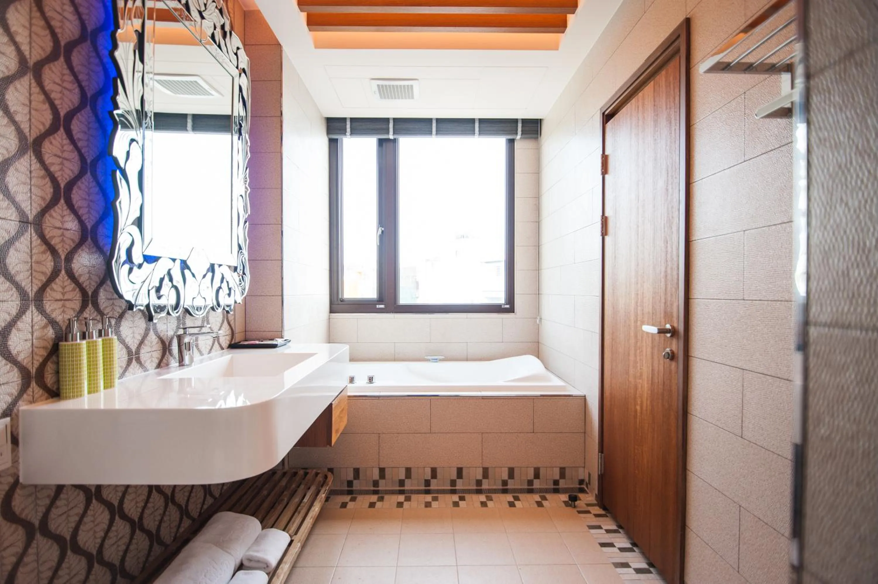 Shower in Dreamer Boutique Hotel