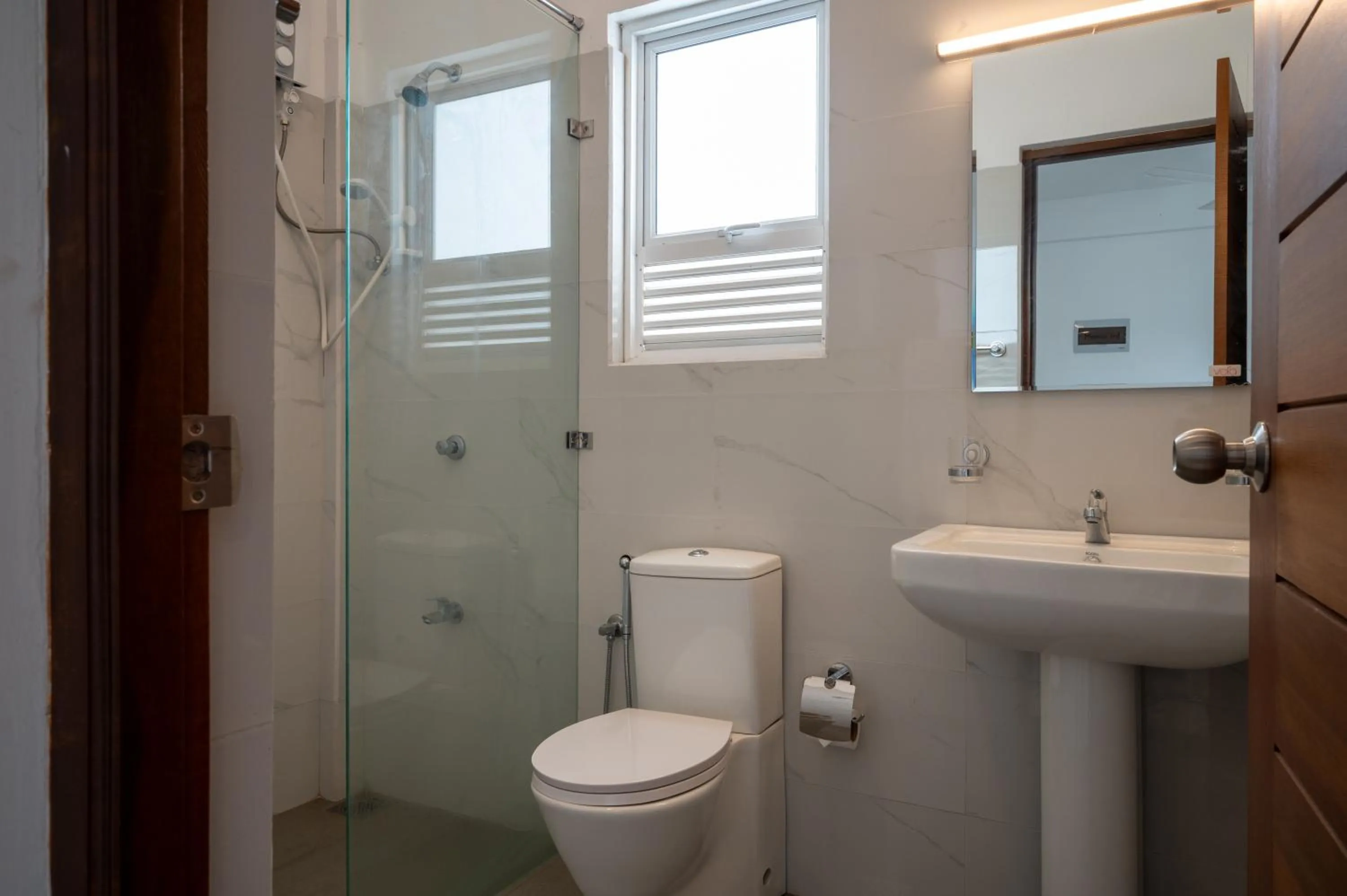 Shower in Hotel Oviya