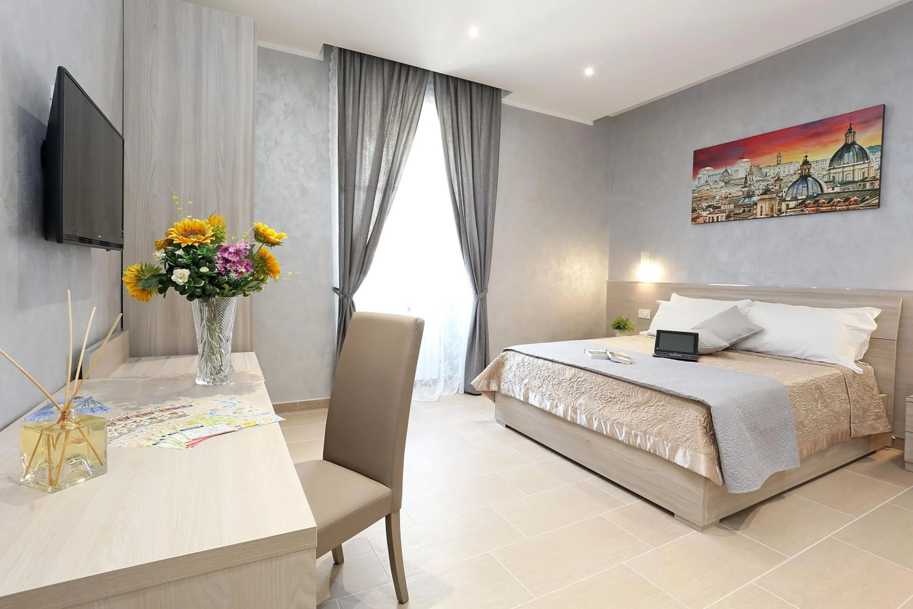 Bedroom, Bed in AdoraSuite 2