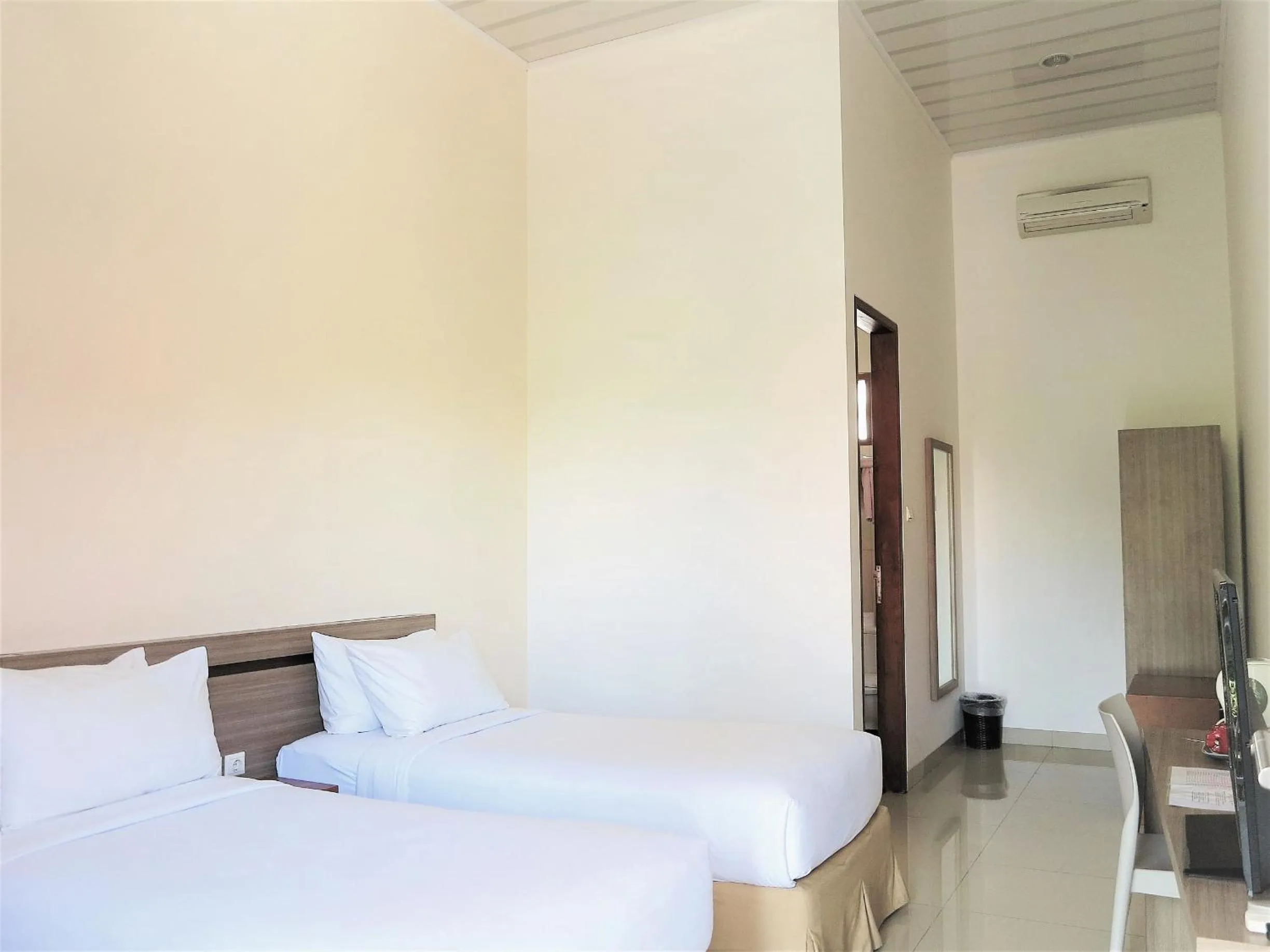 Bedroom in Tanto Hotel