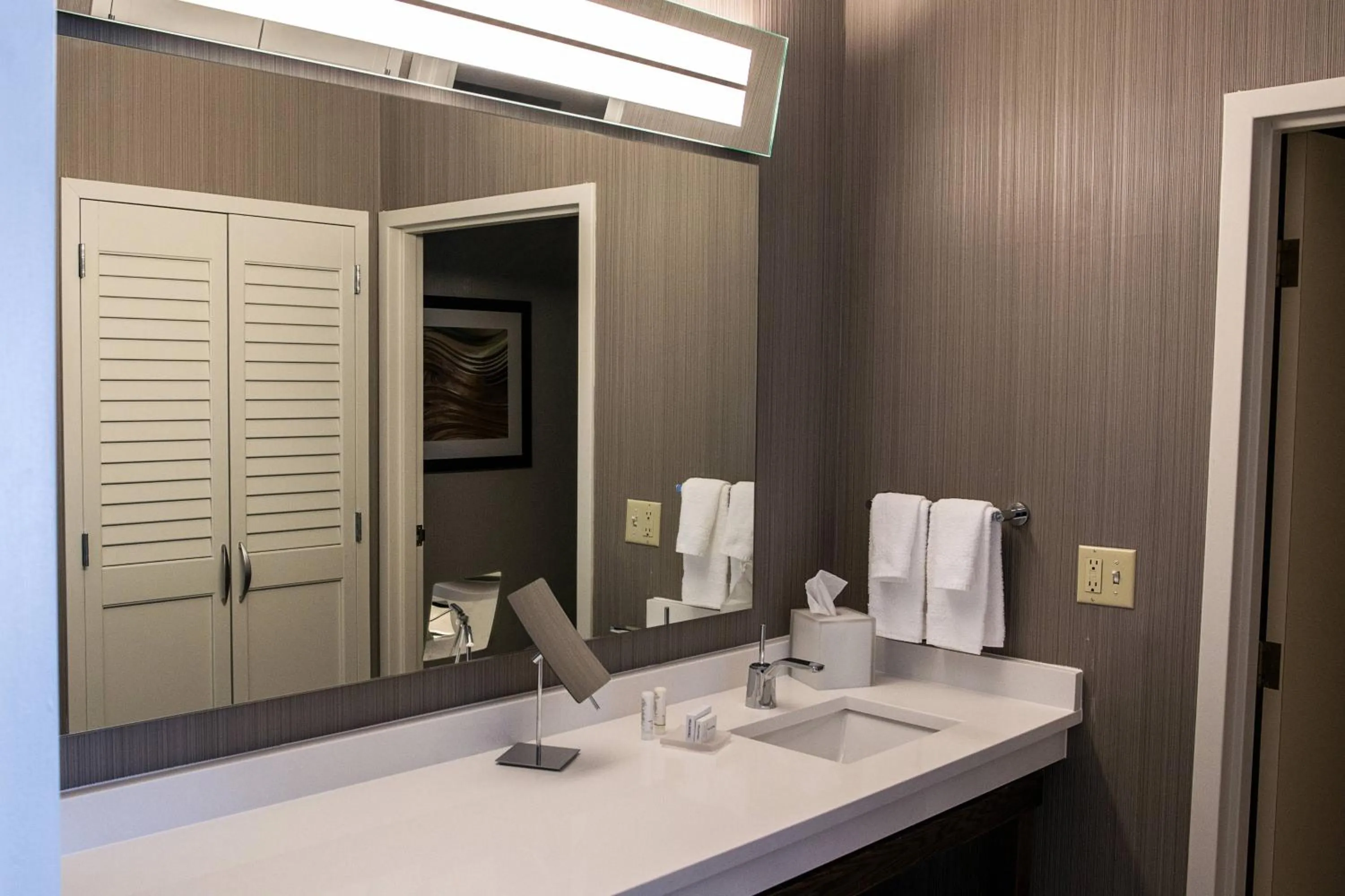 Bathroom in Courtyard by Marriott Norwich