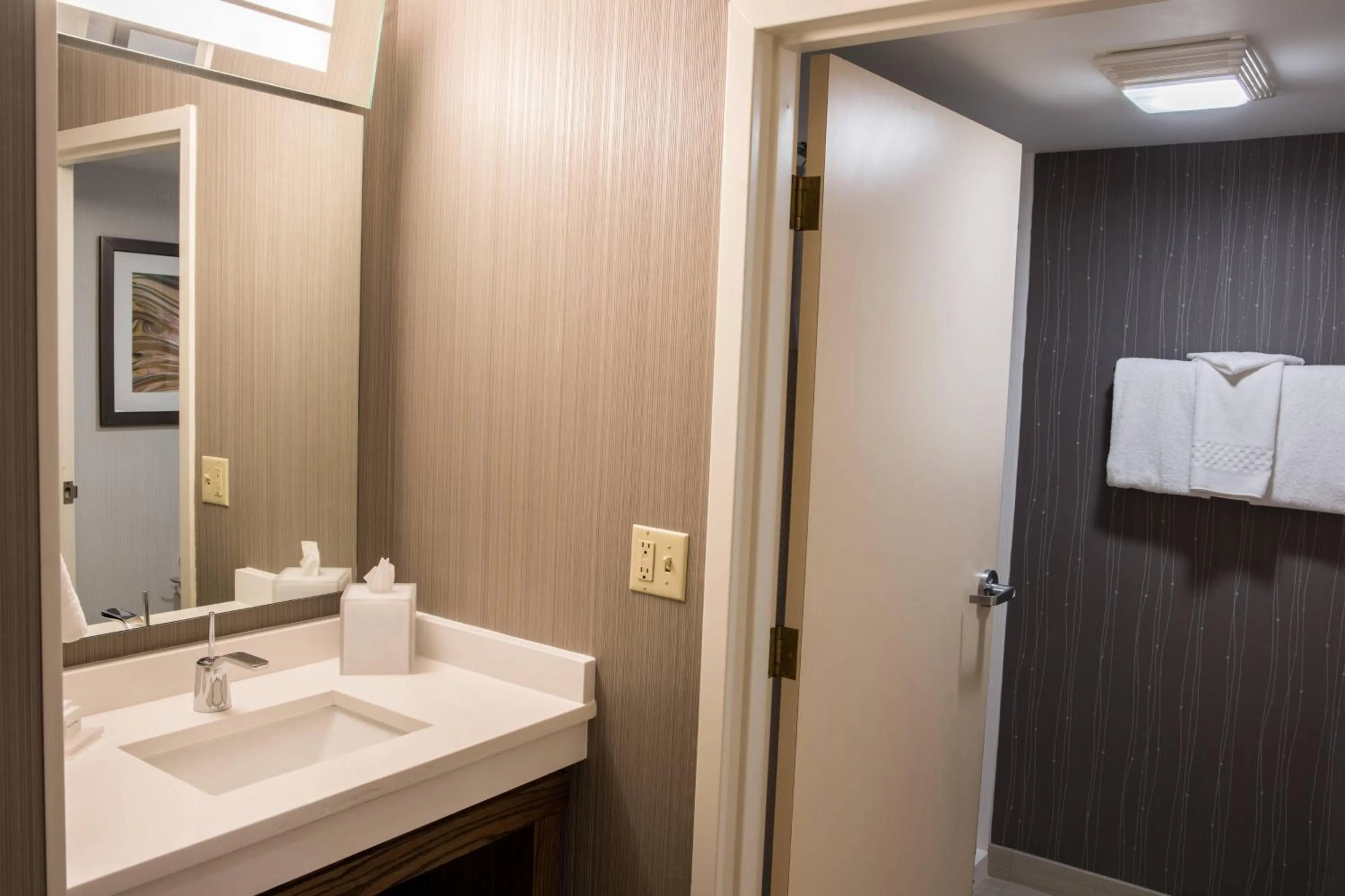 Bathroom in Courtyard by Marriott Norwich