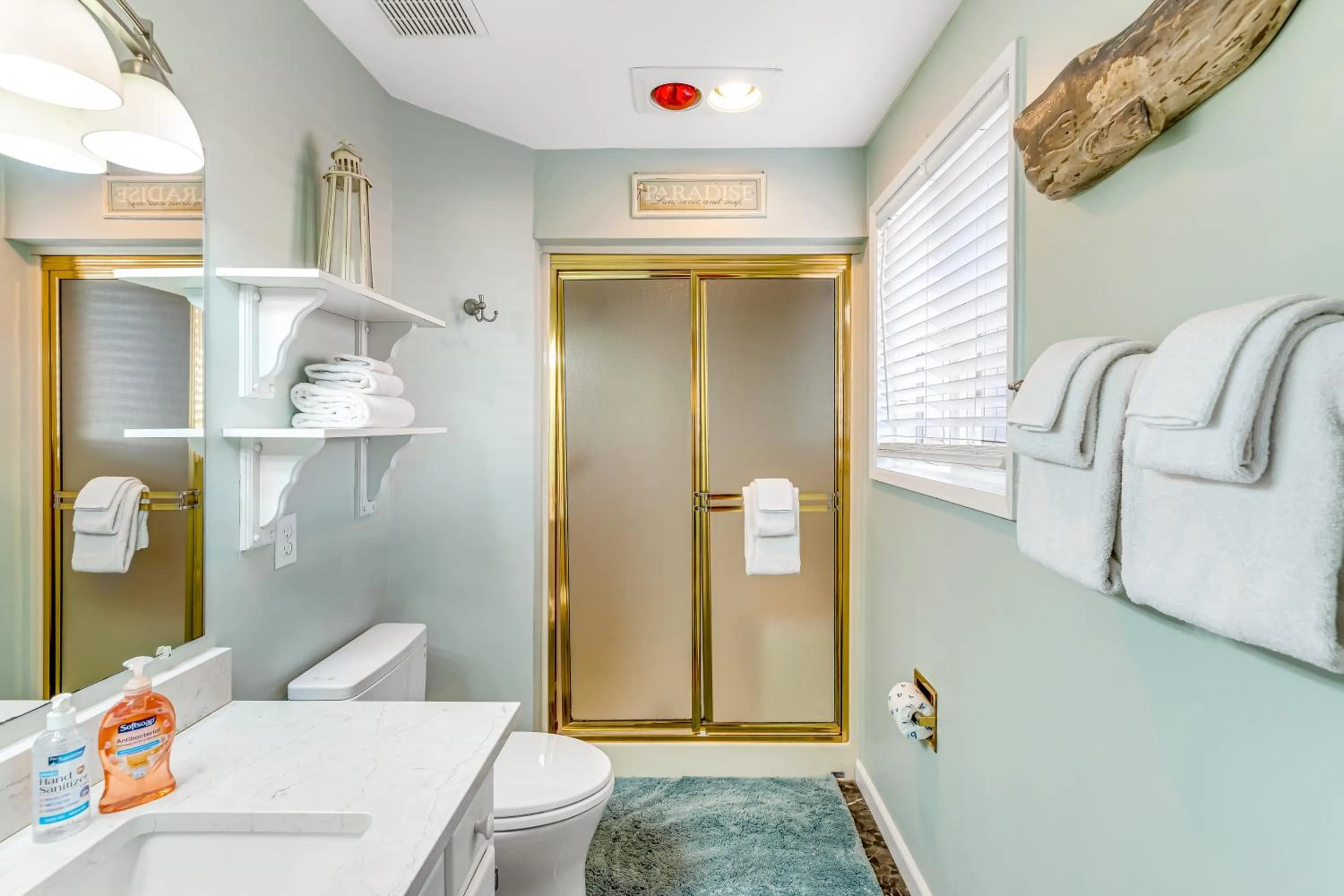 Bed in The Boat House Retreat