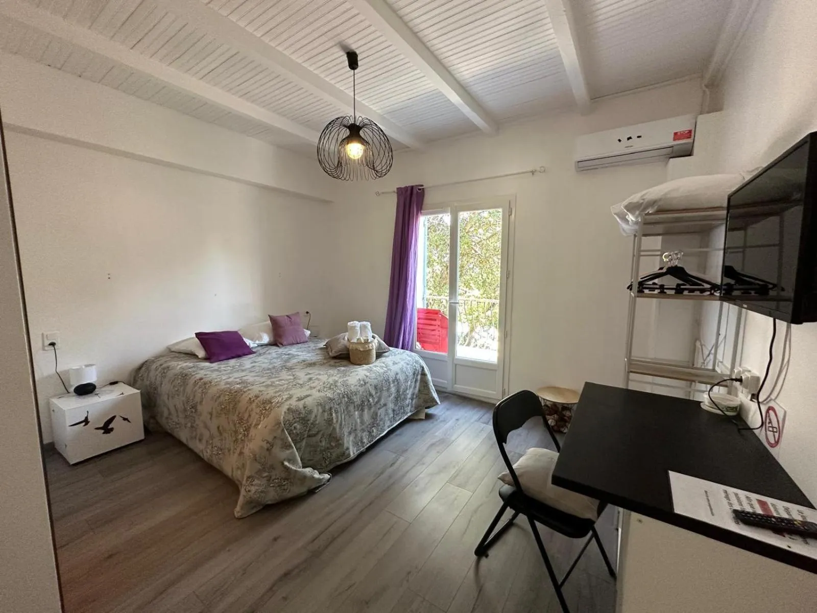 Bed in L'hôtel du Bastier