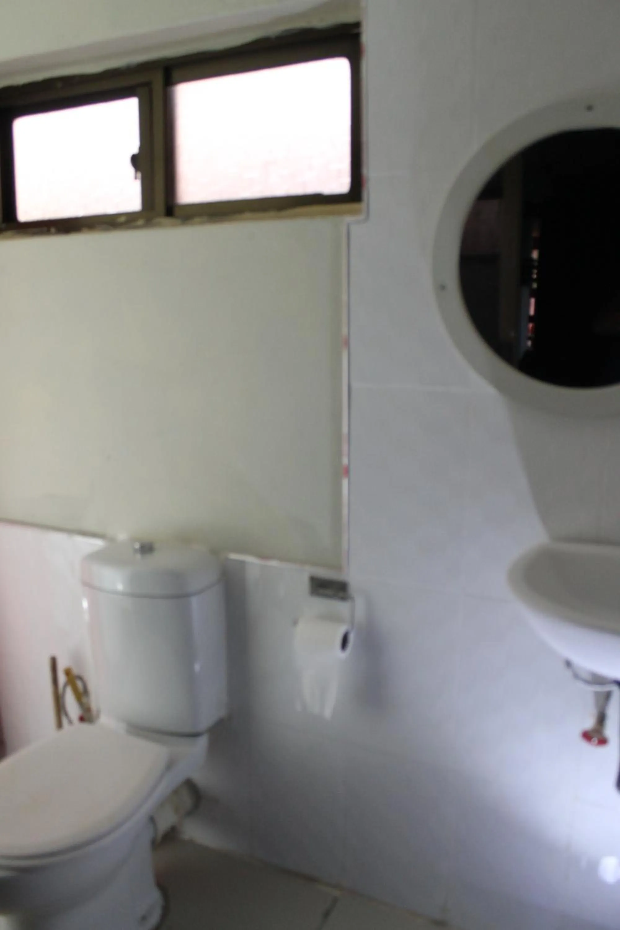 Toilet in Honeybed Lodge