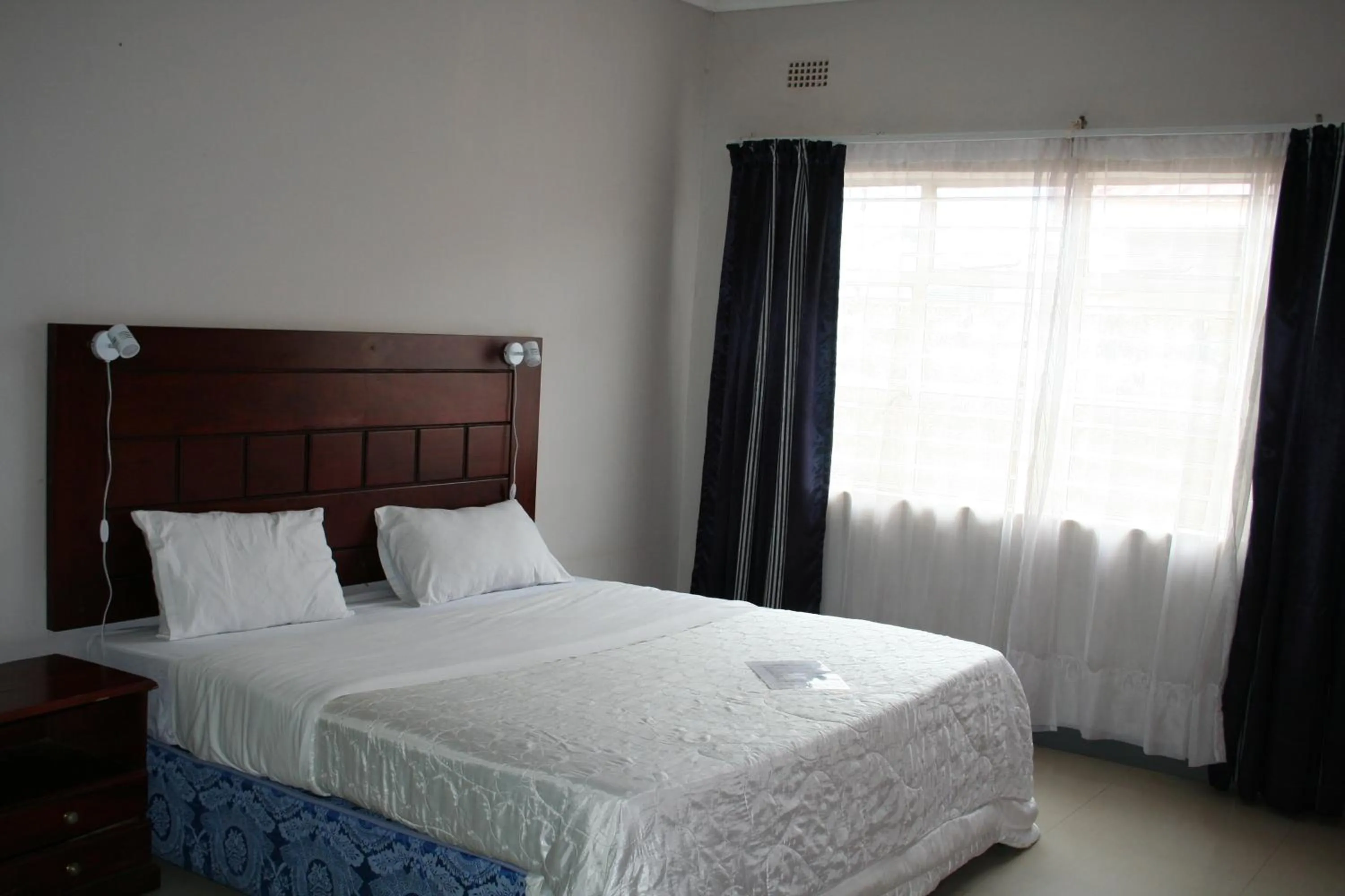 Bed in Honeybed Lodge