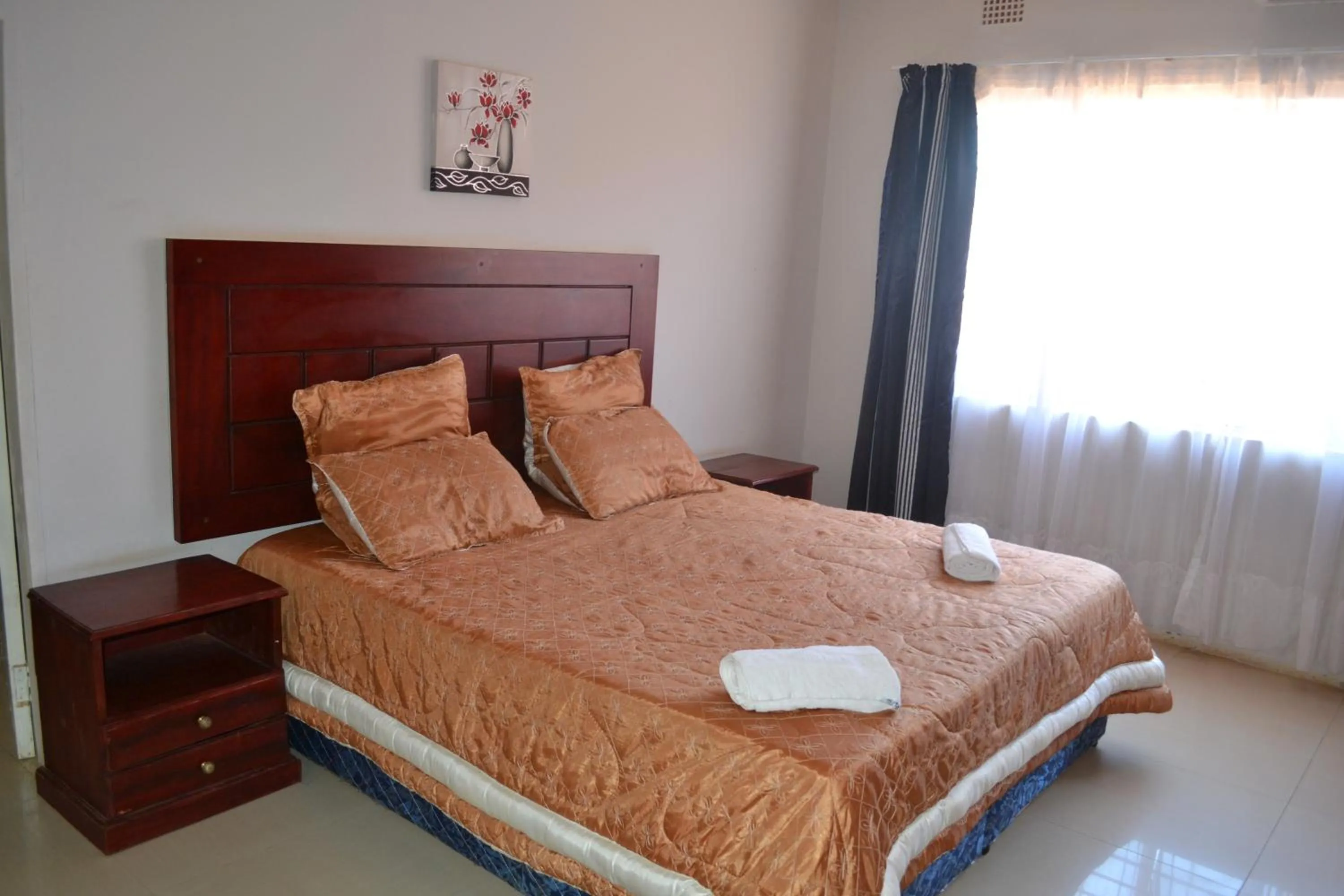 Bed in Honeybed Lodge