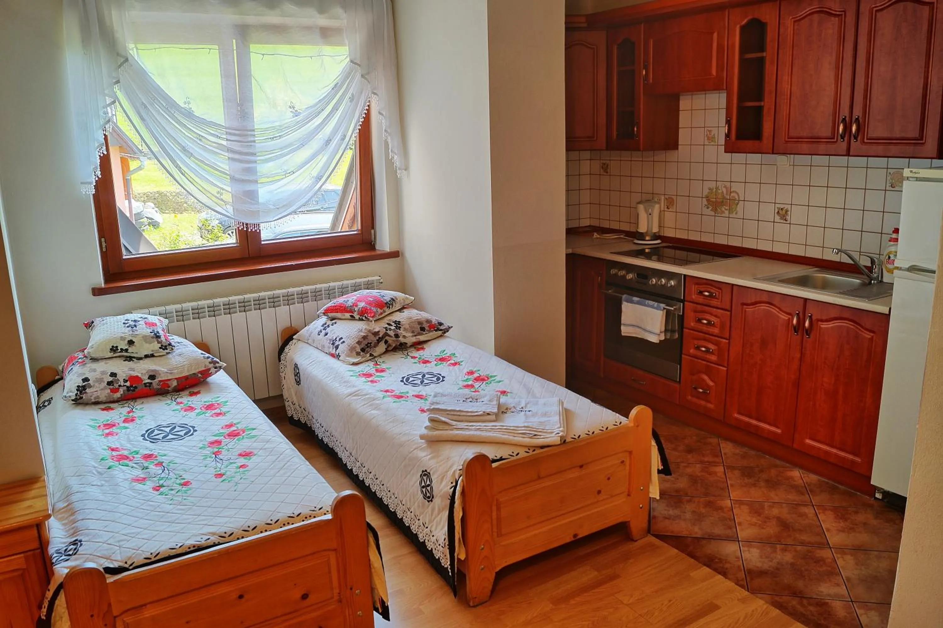 Kitchen or kitchenette, Bed in Pokoje u Borzana