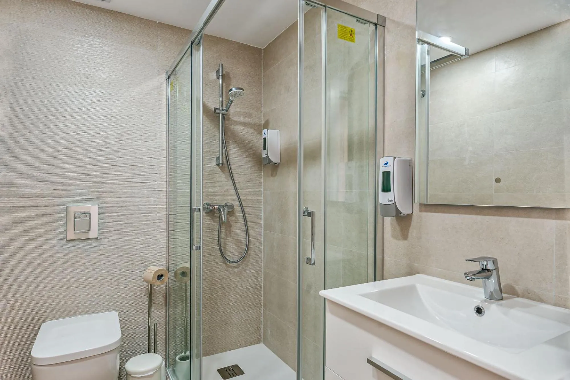 Shower in Malaga Center Flat Cathedral