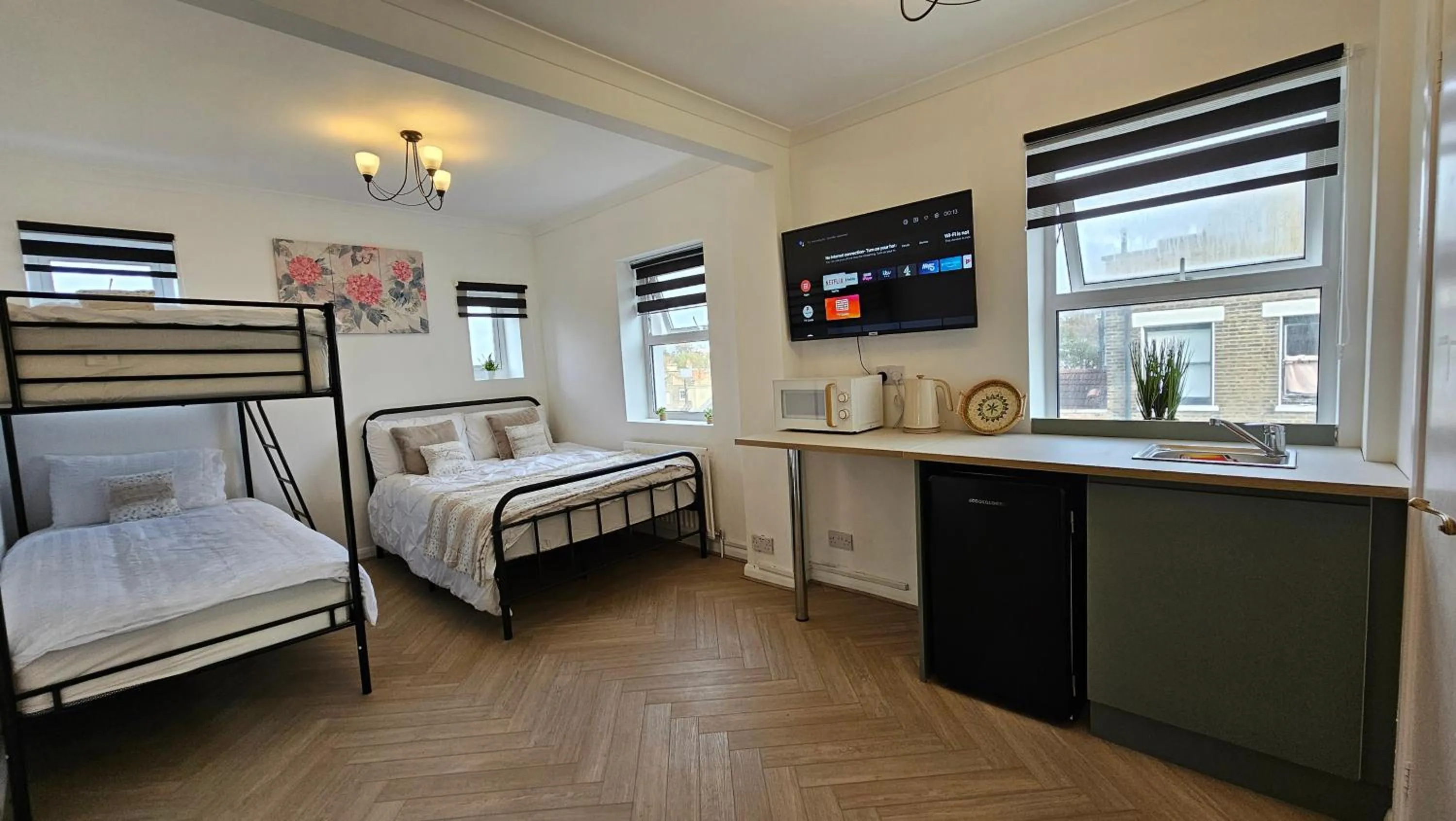 Bedroom in Bros Inn Hotel