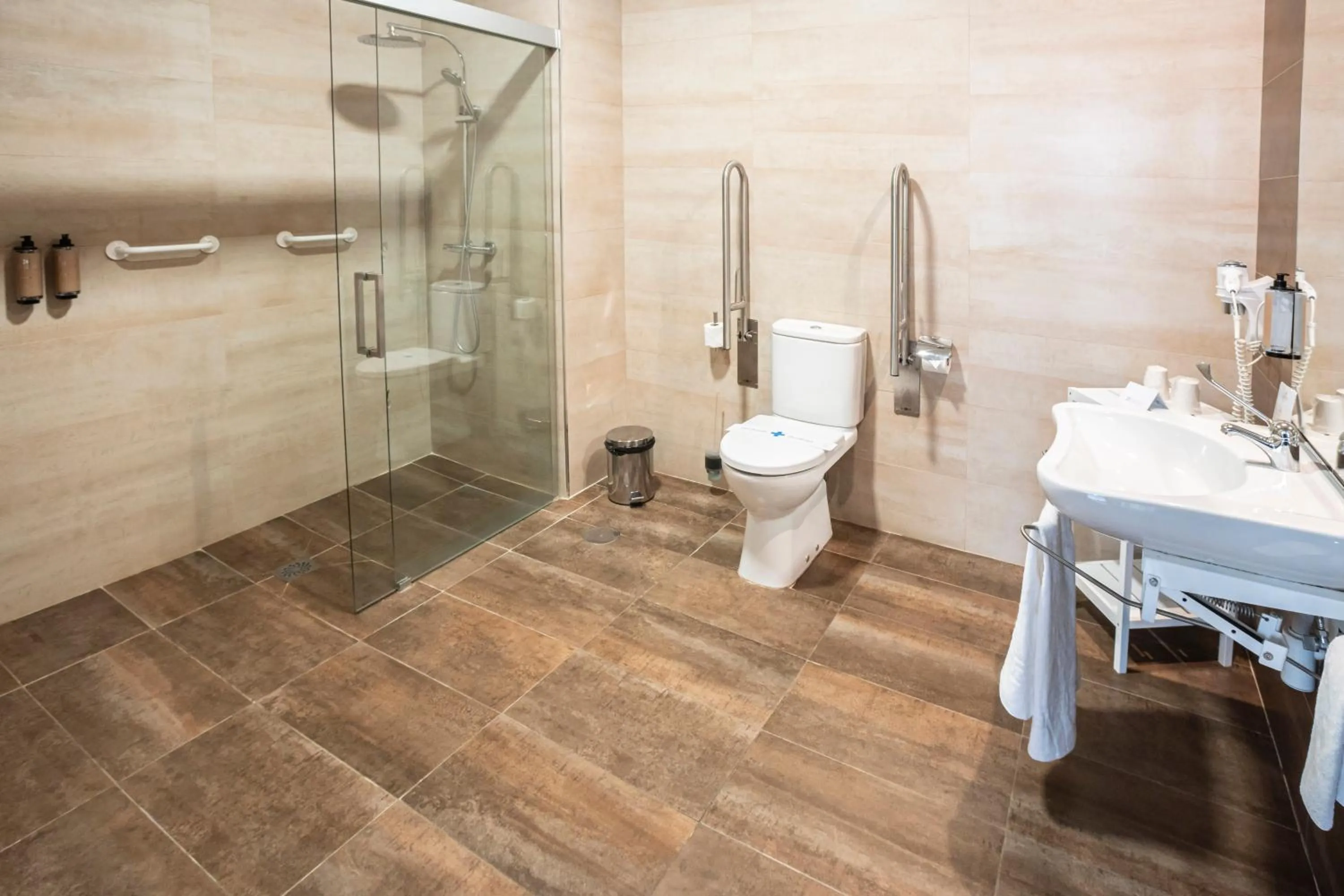 Bathroom in Hotel Puente de Alconétar