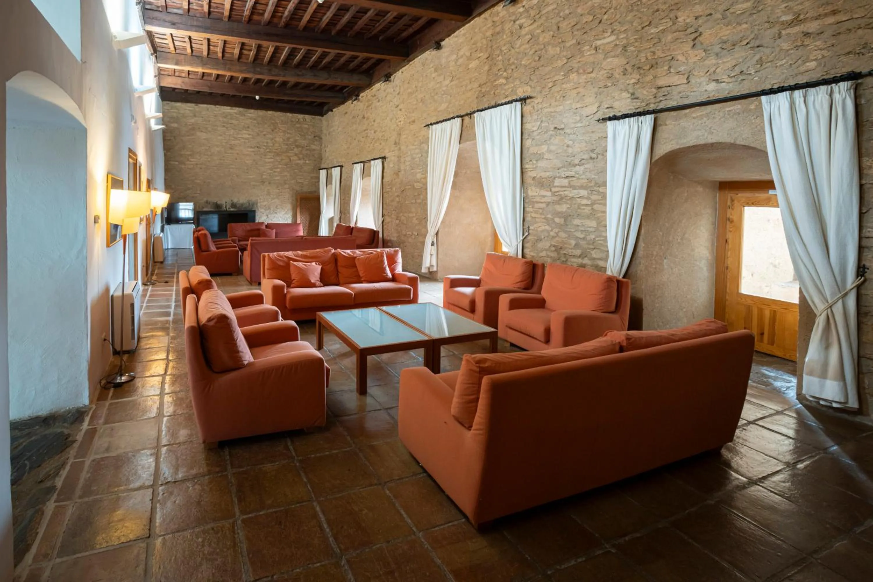 Living room in Hotel Puente de Alconétar