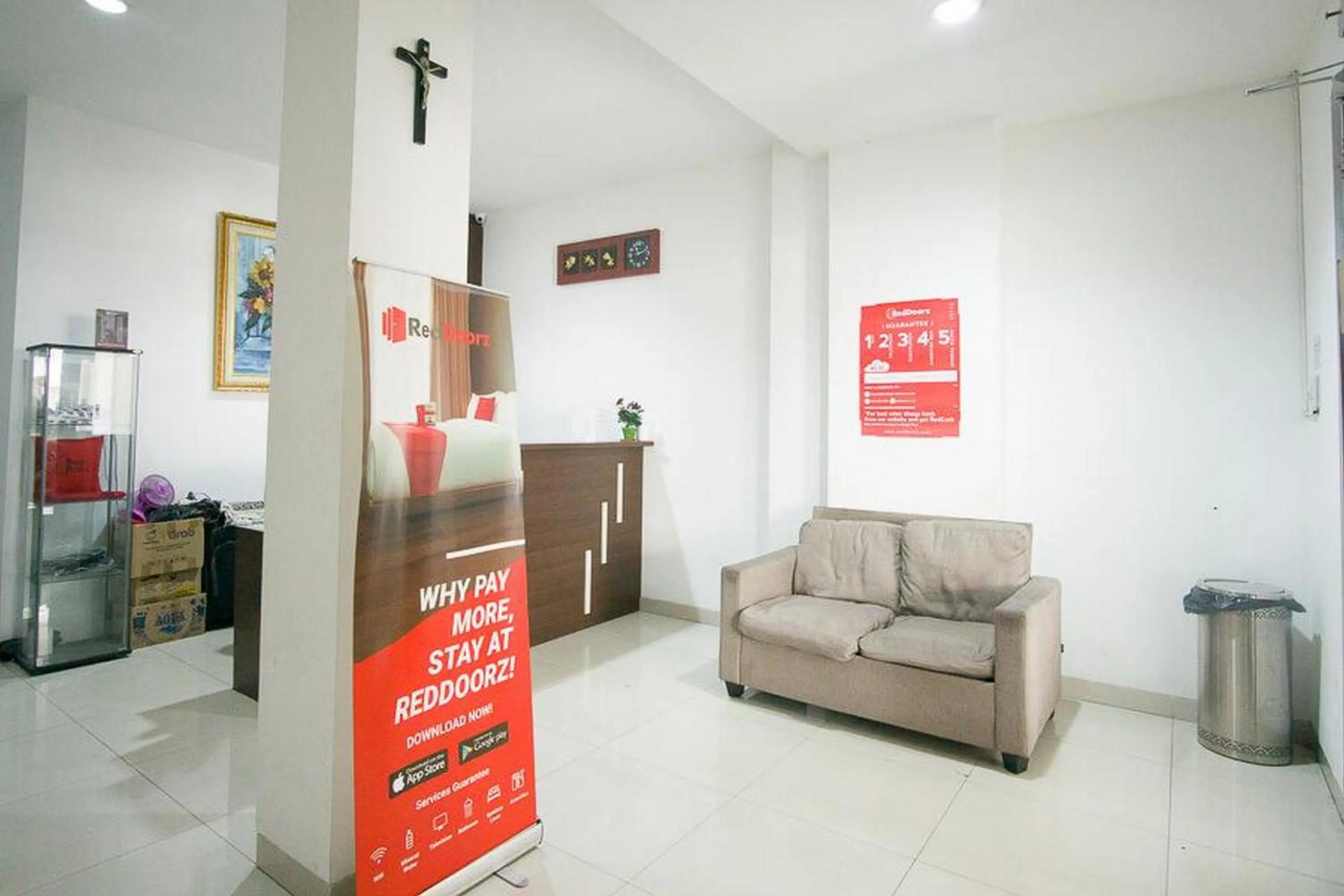 RedDoorz Plus near Plaza Indonesia