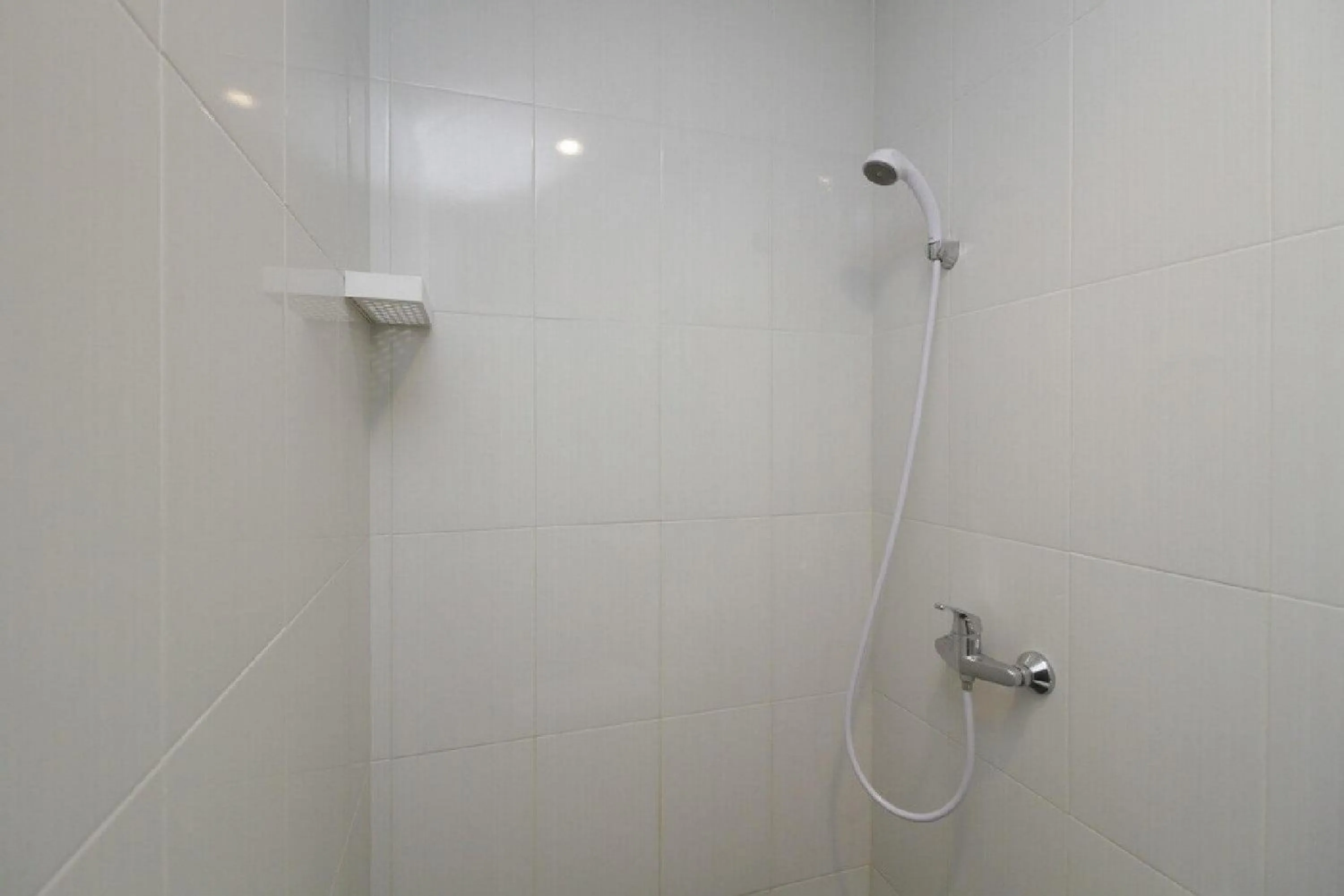 RedDoorz Plus near Plaza Indonesia