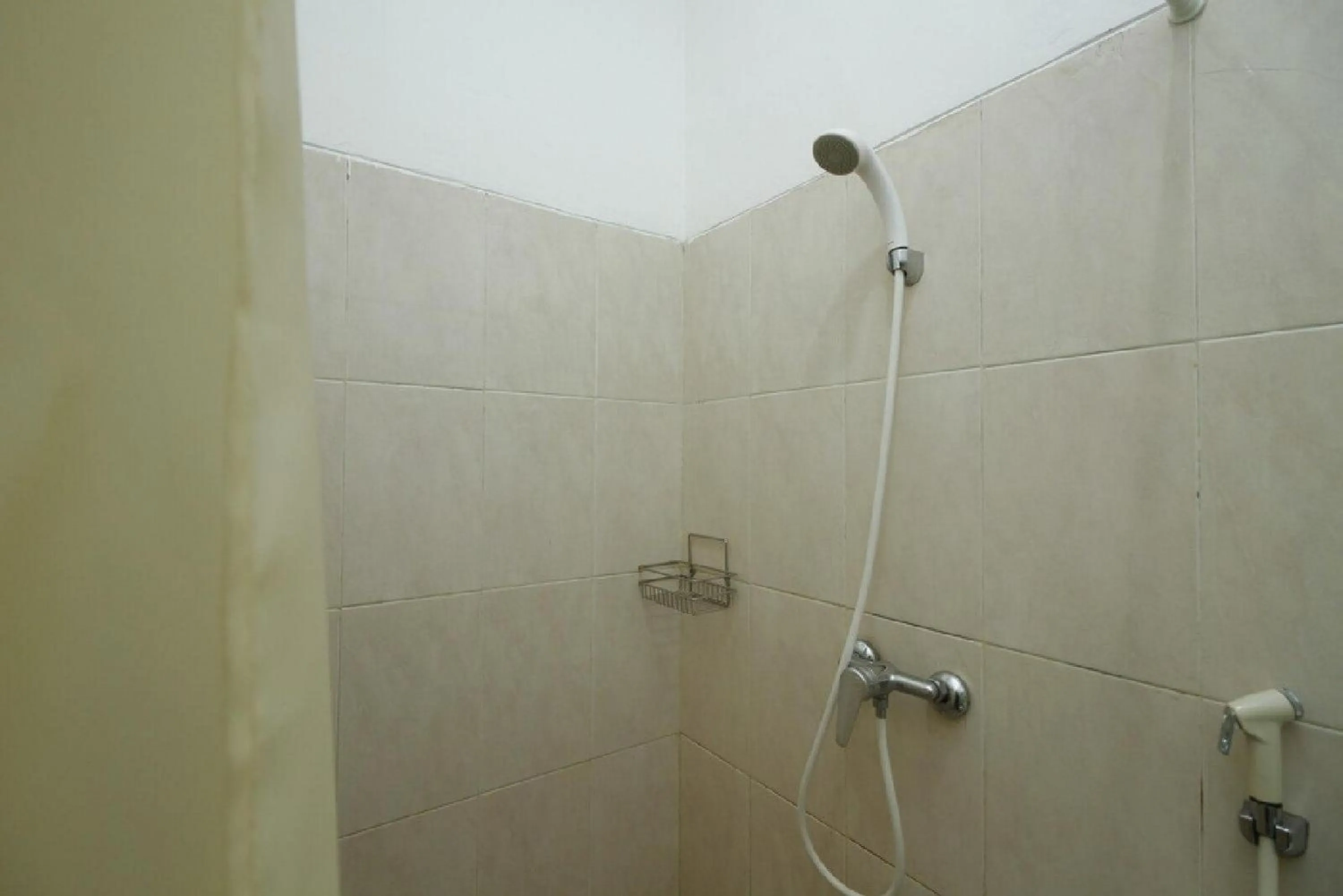 RedDoorz Plus near Plaza Indonesia